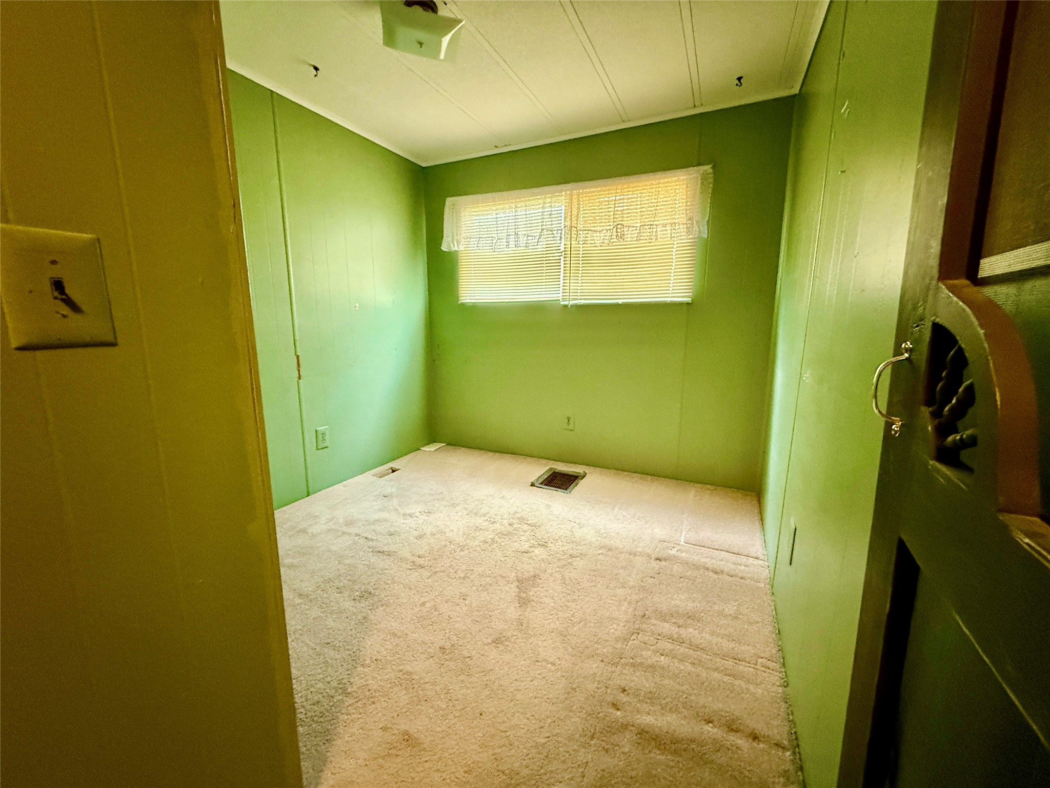 114 N 1st Street E Property Photo 18