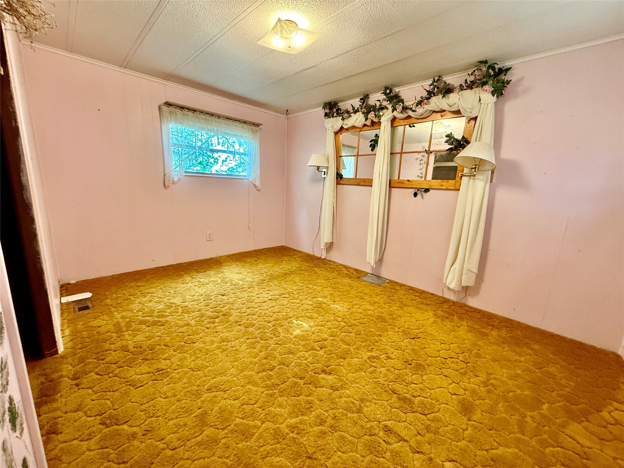 114 N 1st Street E Property Photo 23