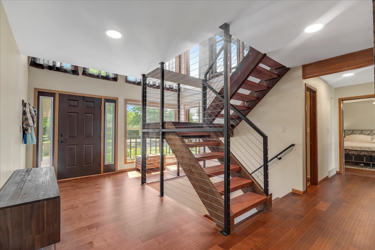 501 Deer Drive Property Photo 5