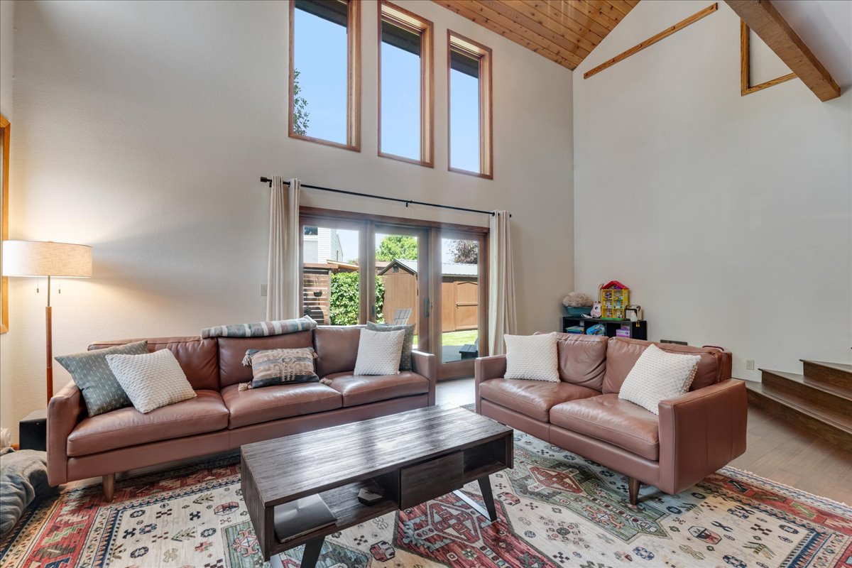 501 Deer Drive Property Photo 6