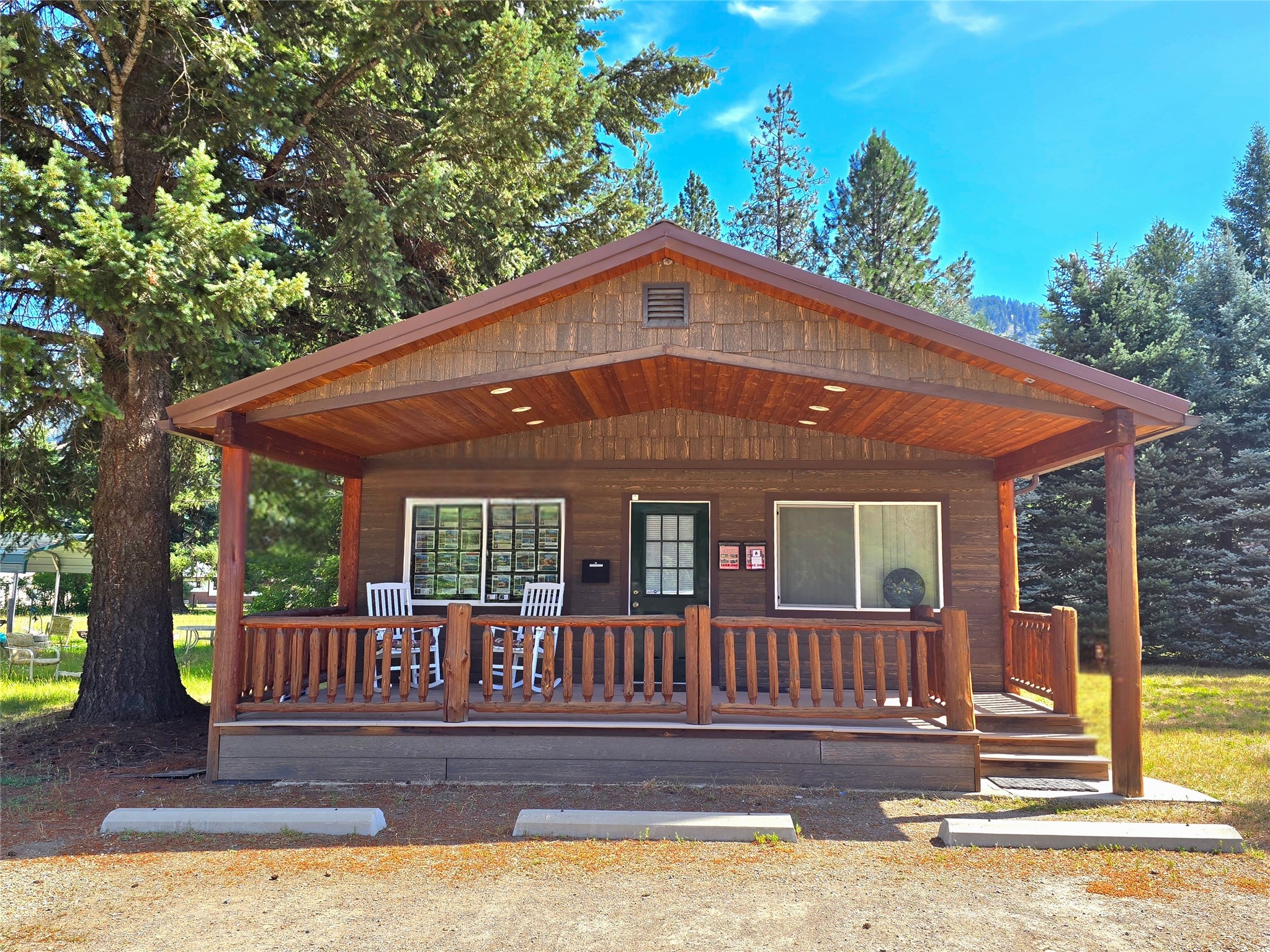 2977 Mt Highway 200 Property Photo 1