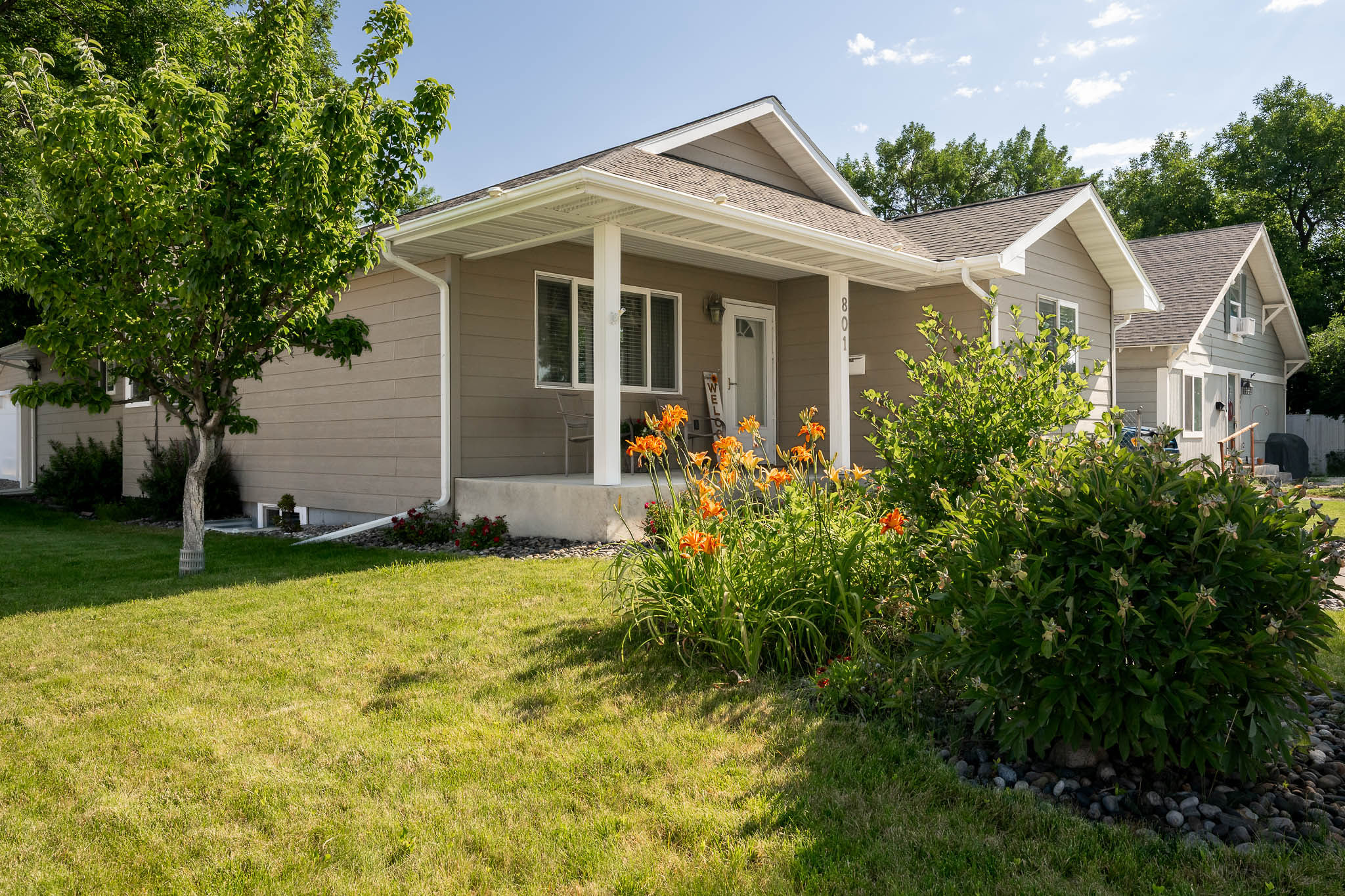 801 E 4th Street Property Photo 2