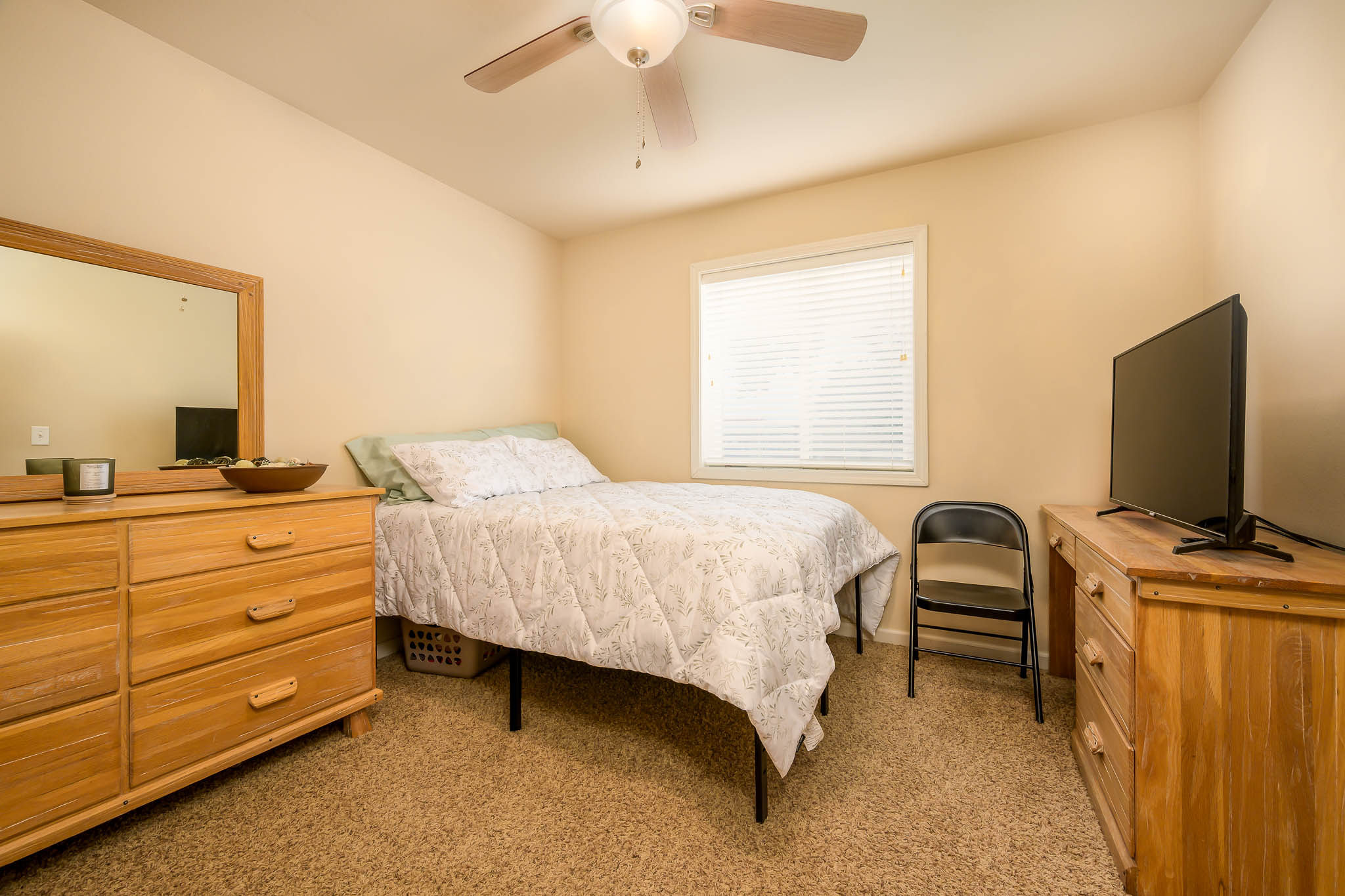 801 E 4th Street Property Photo 9