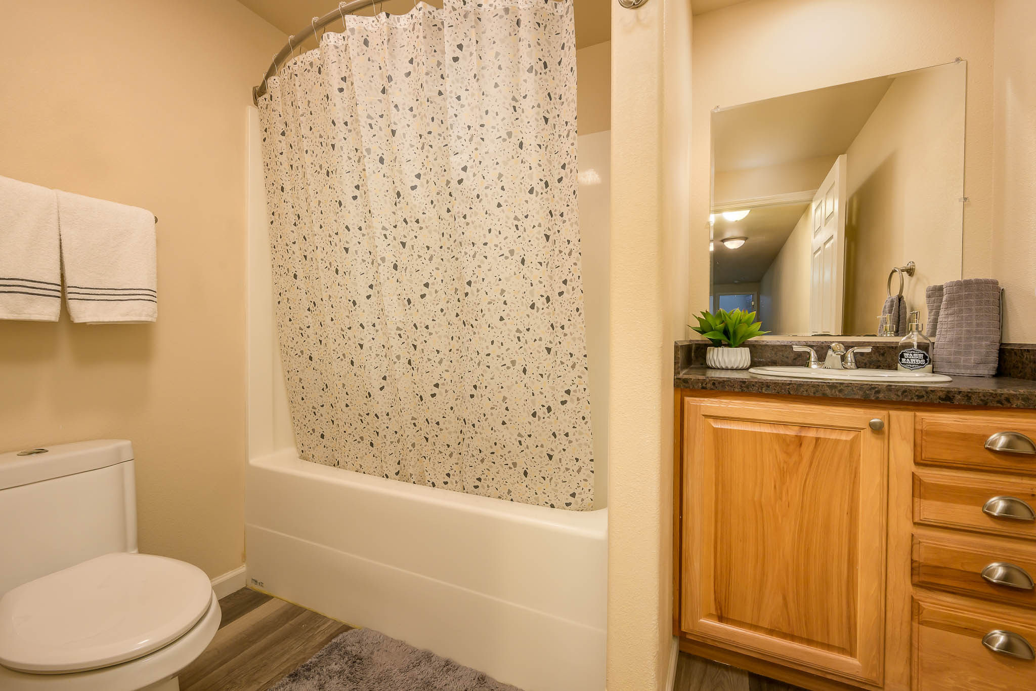 801 E 4th Street Property Photo 11