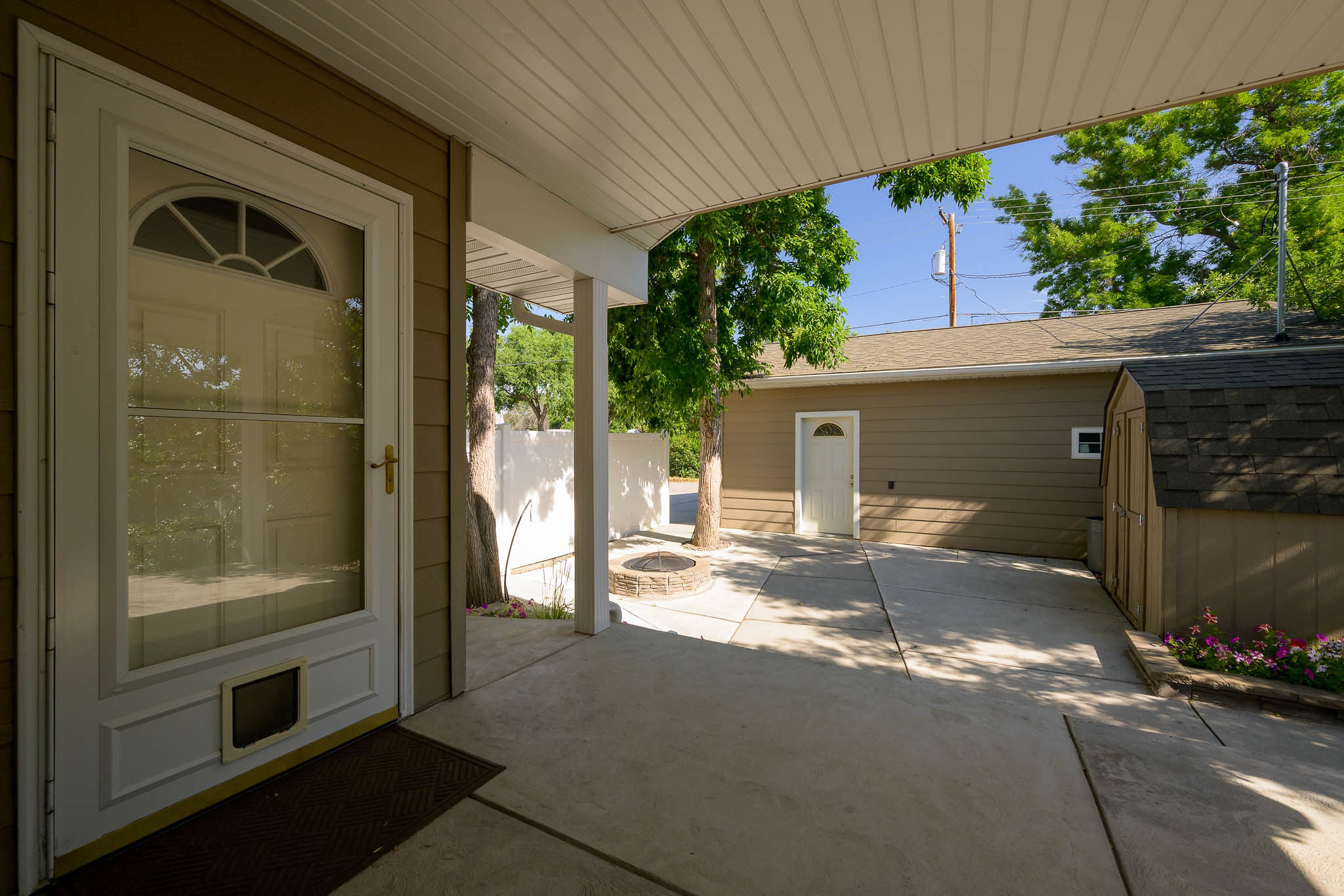 801 E 4th Street Property Photo 13