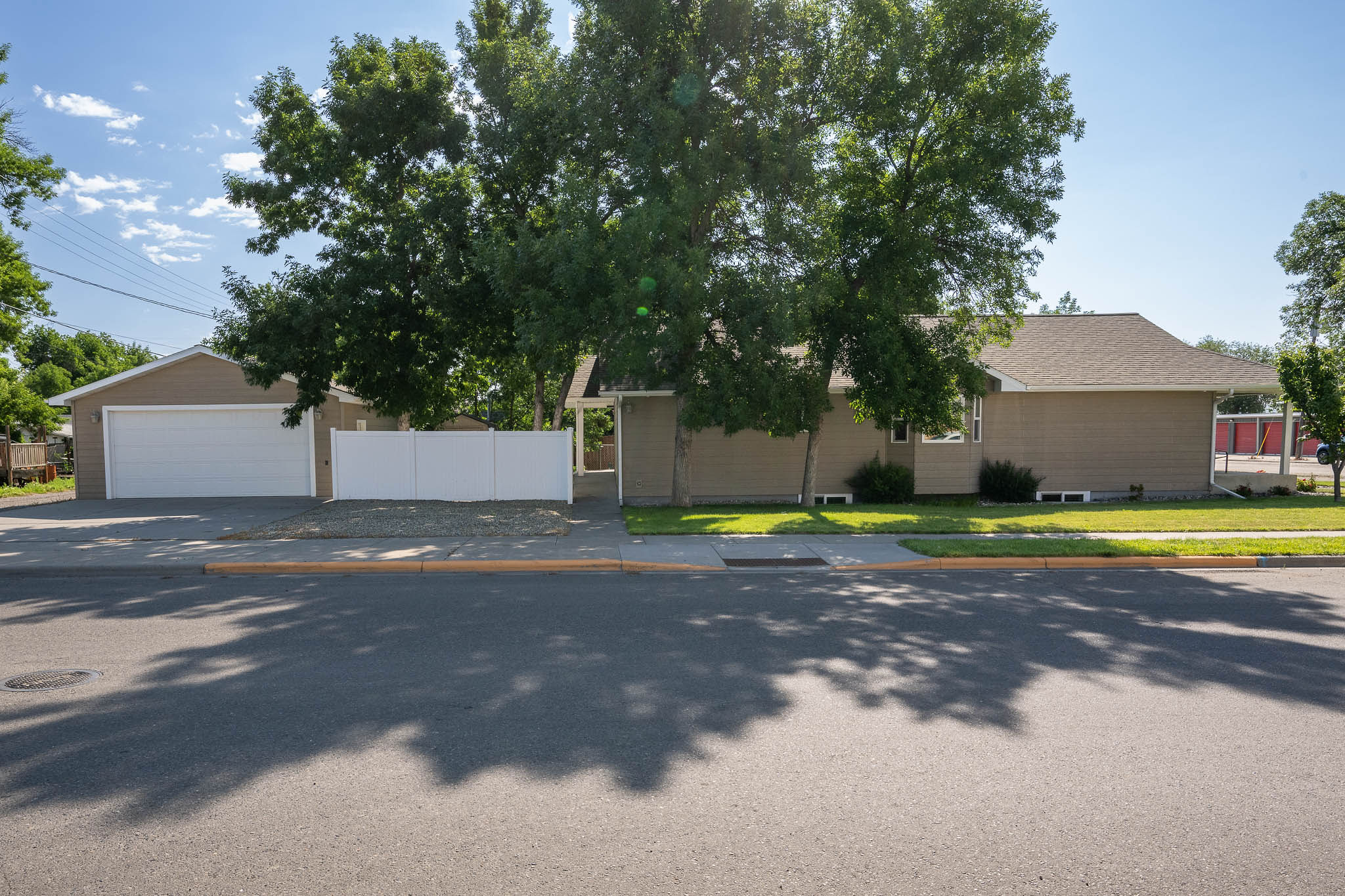 801 E 4th Street Property Photo 16