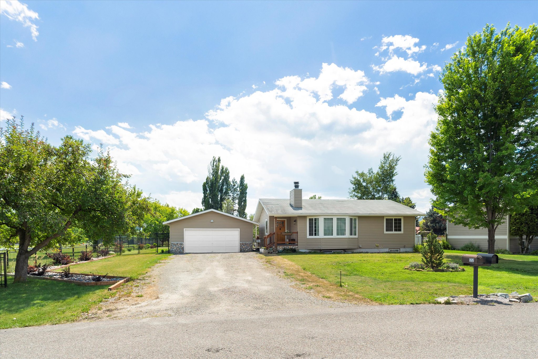 1763 Stag Lane Property Photo 1