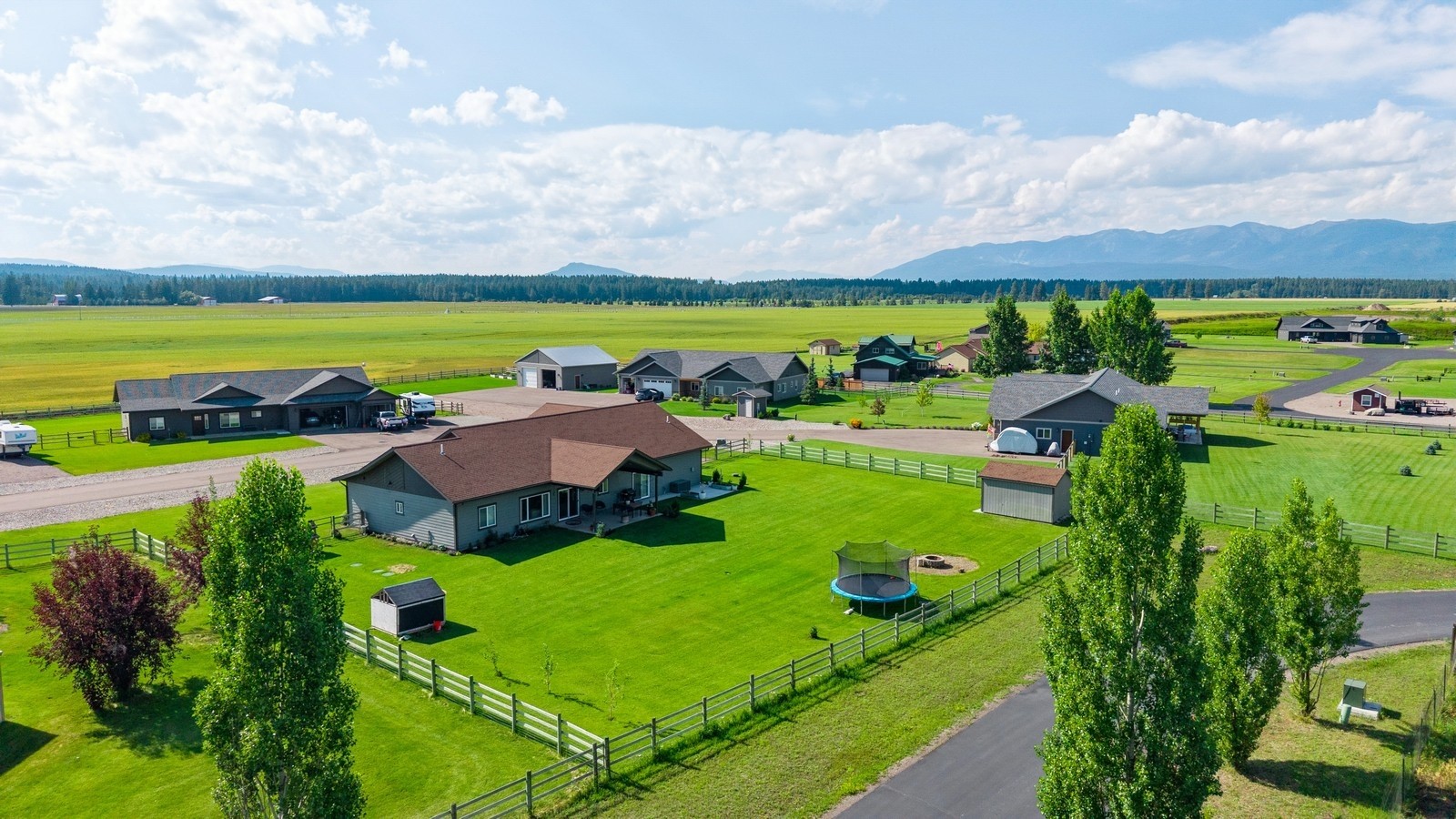 123 Country View Trail Property Photo 5