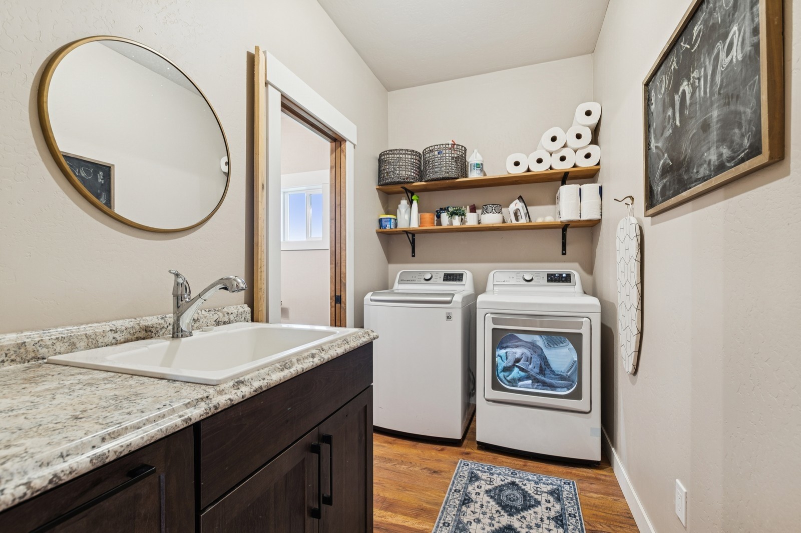 123 Country View Trail Property Photo 32