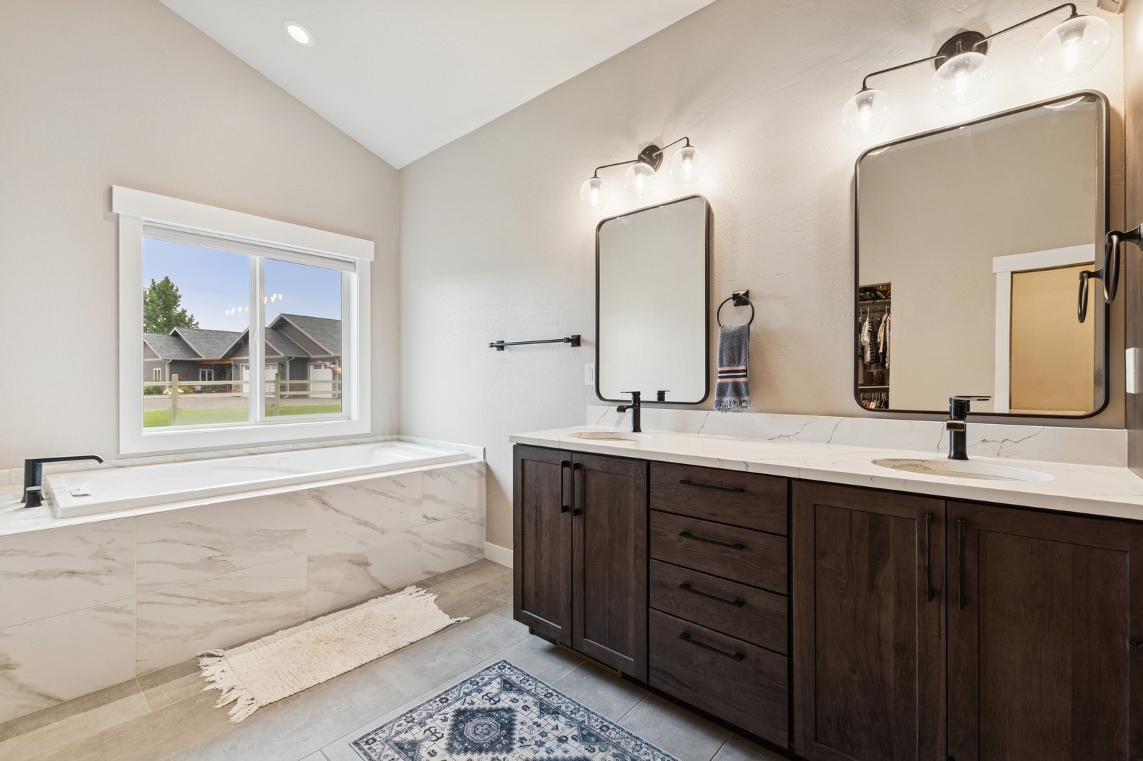 123 Country View Trail Property Photo 39