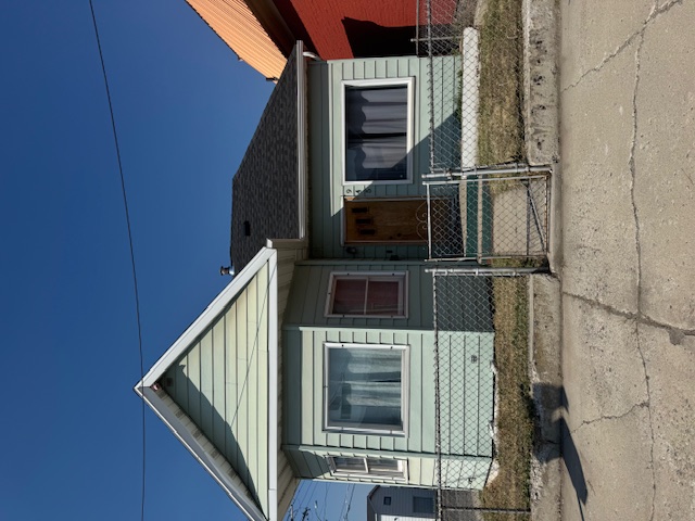 945 Iowa Avenue Property Photo 1