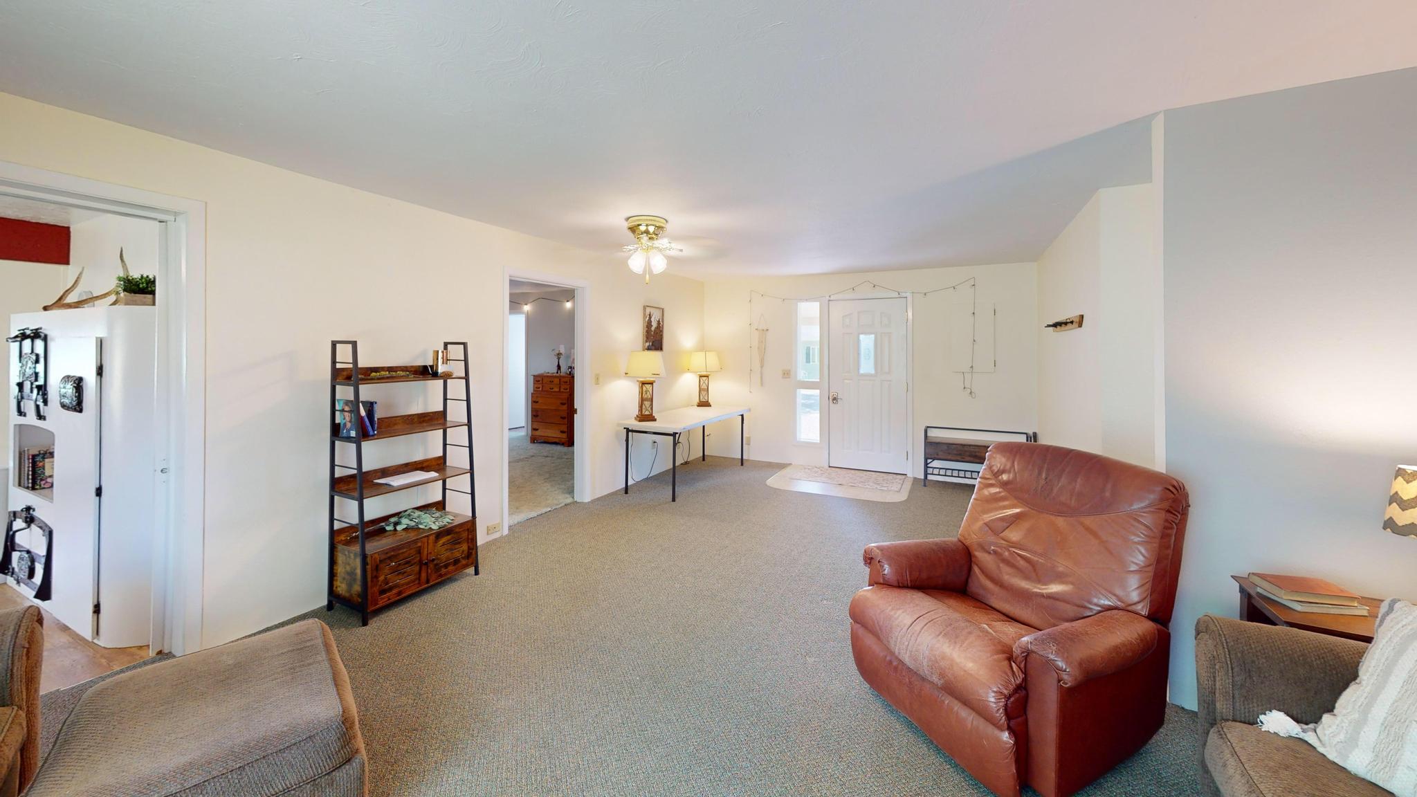 228 4th Avenue Se Property Photo 3