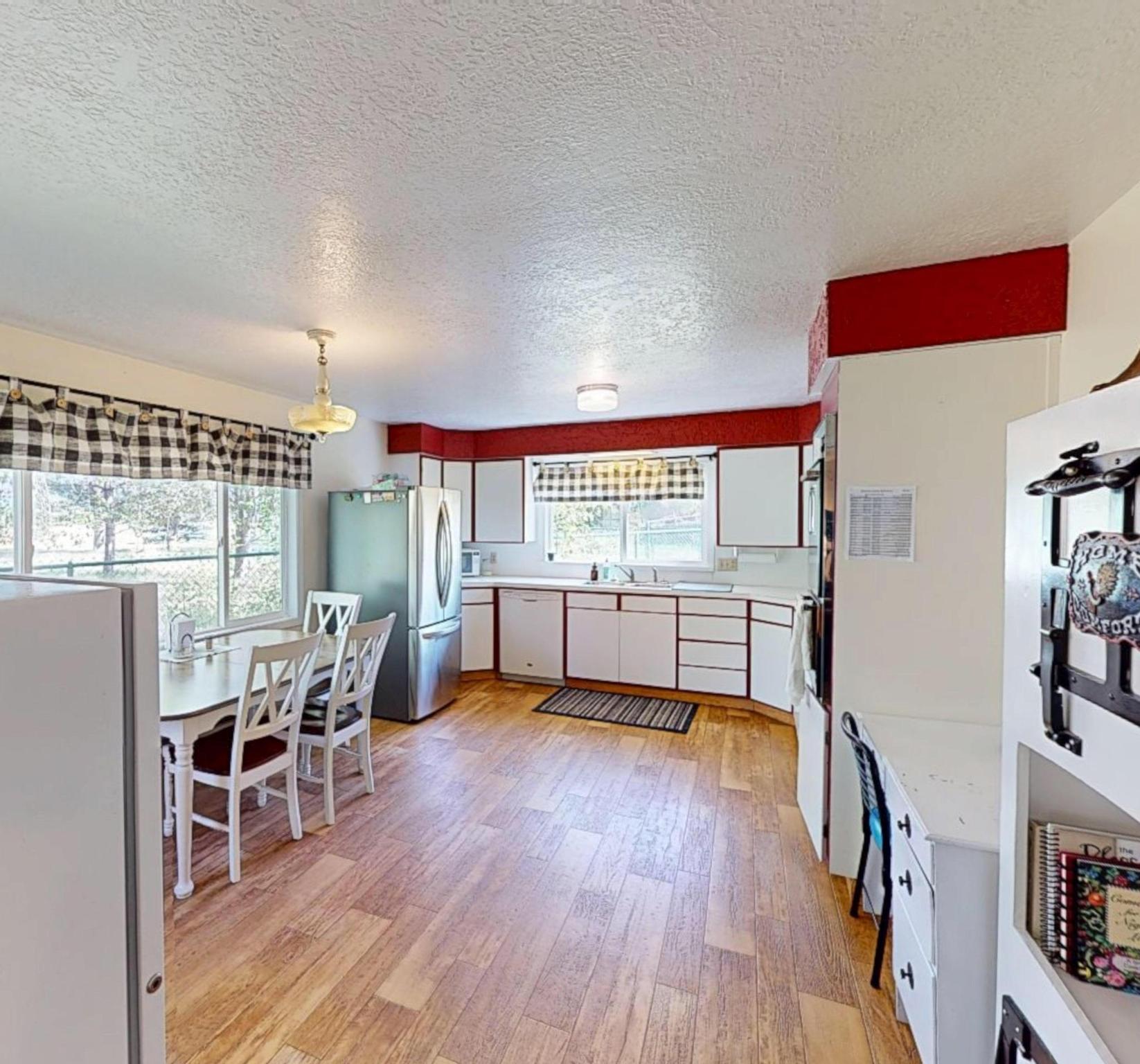 228 4th Avenue Se Property Photo 11