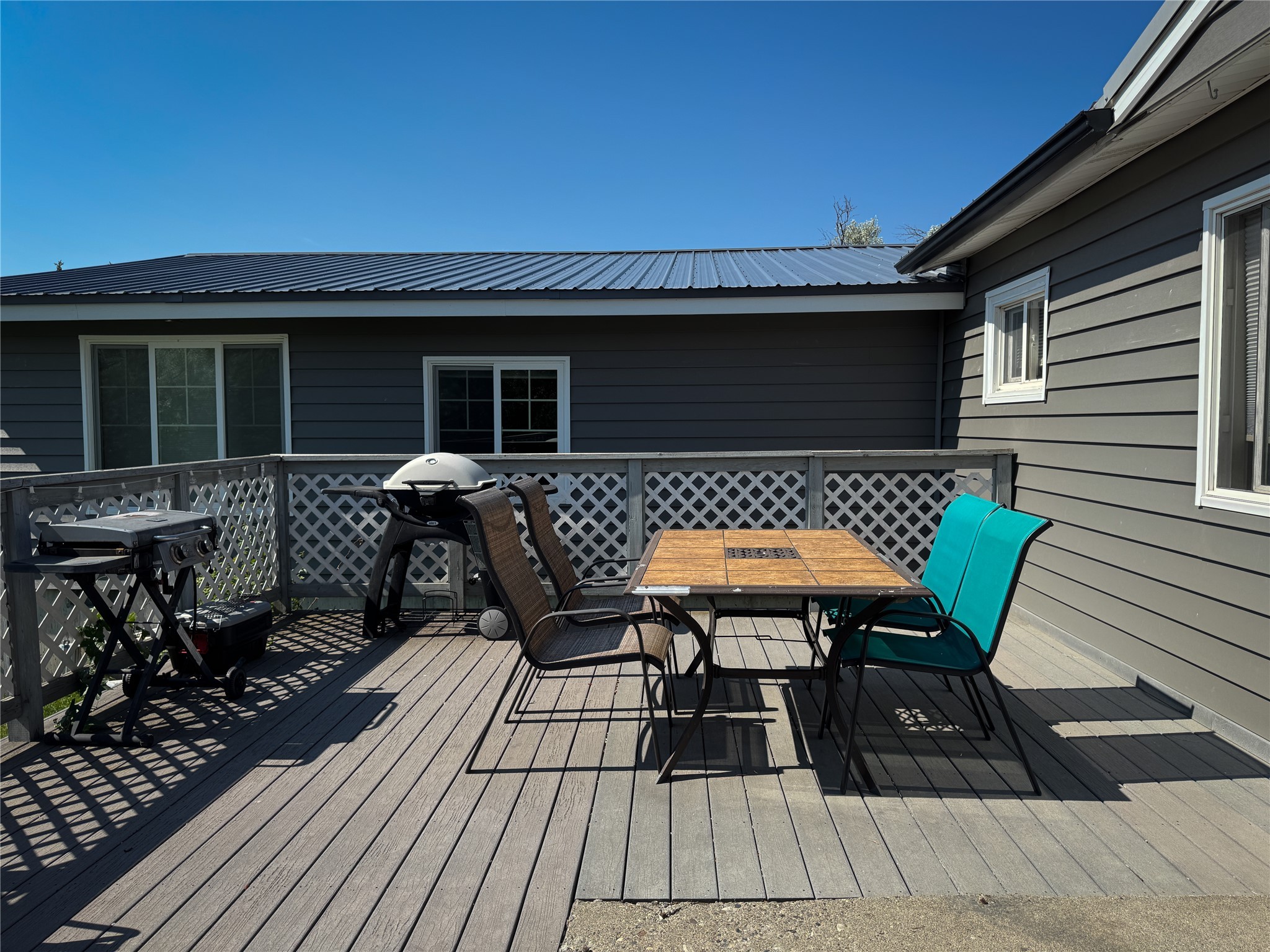 15 W End Road Property Photo 1