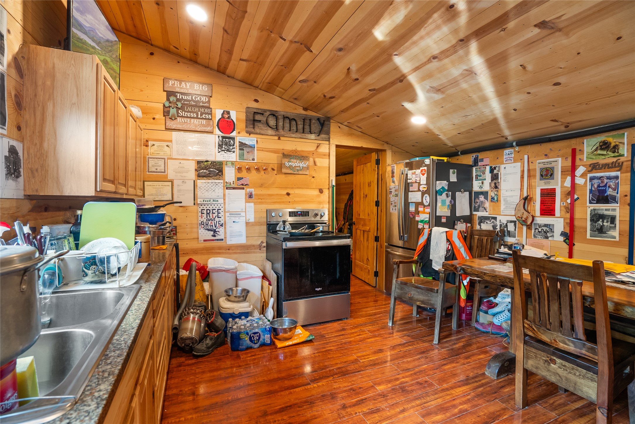 434 Kettlehorn Drive N Property Photo 3