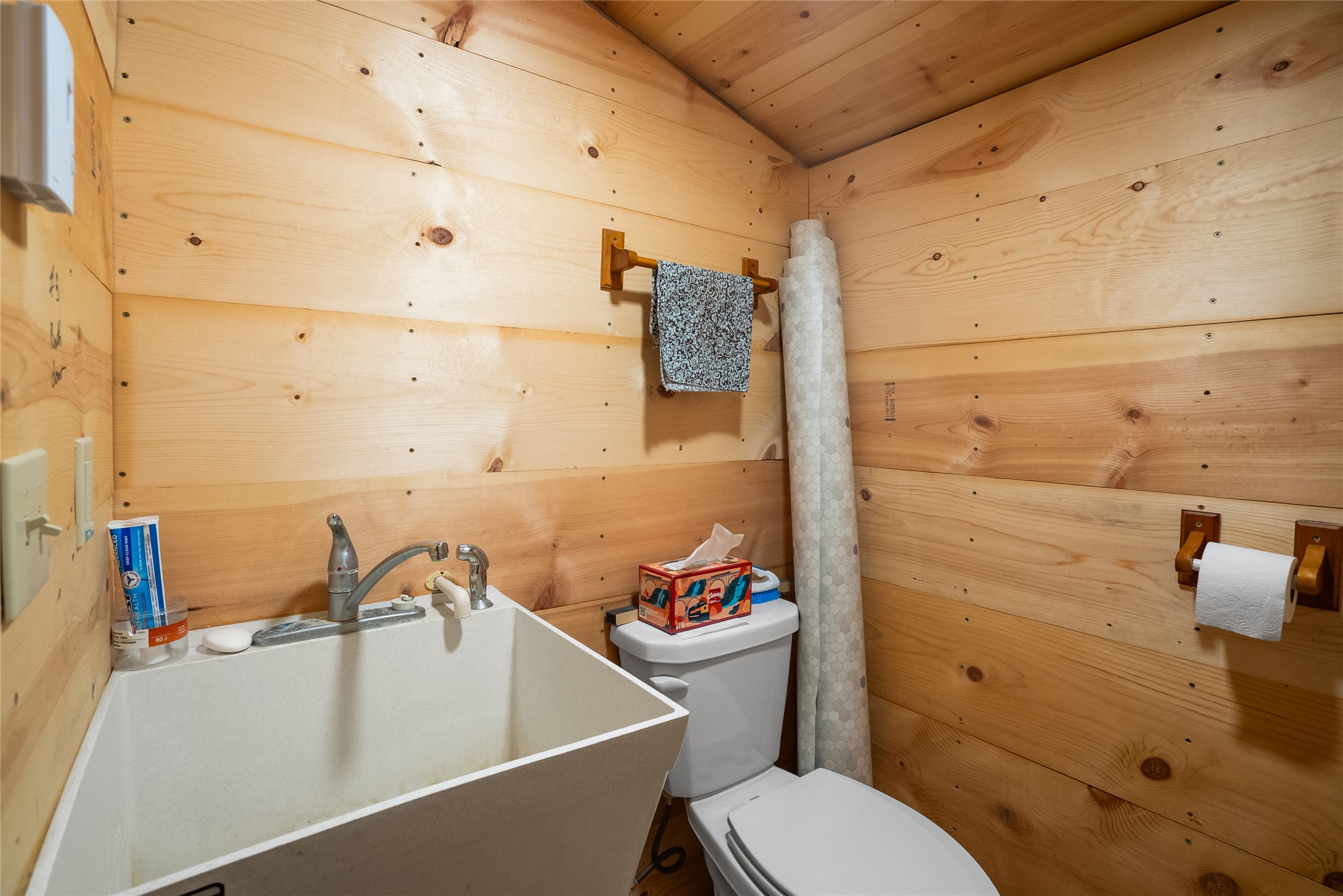 434 Kettlehorn Drive N Property Photo 14