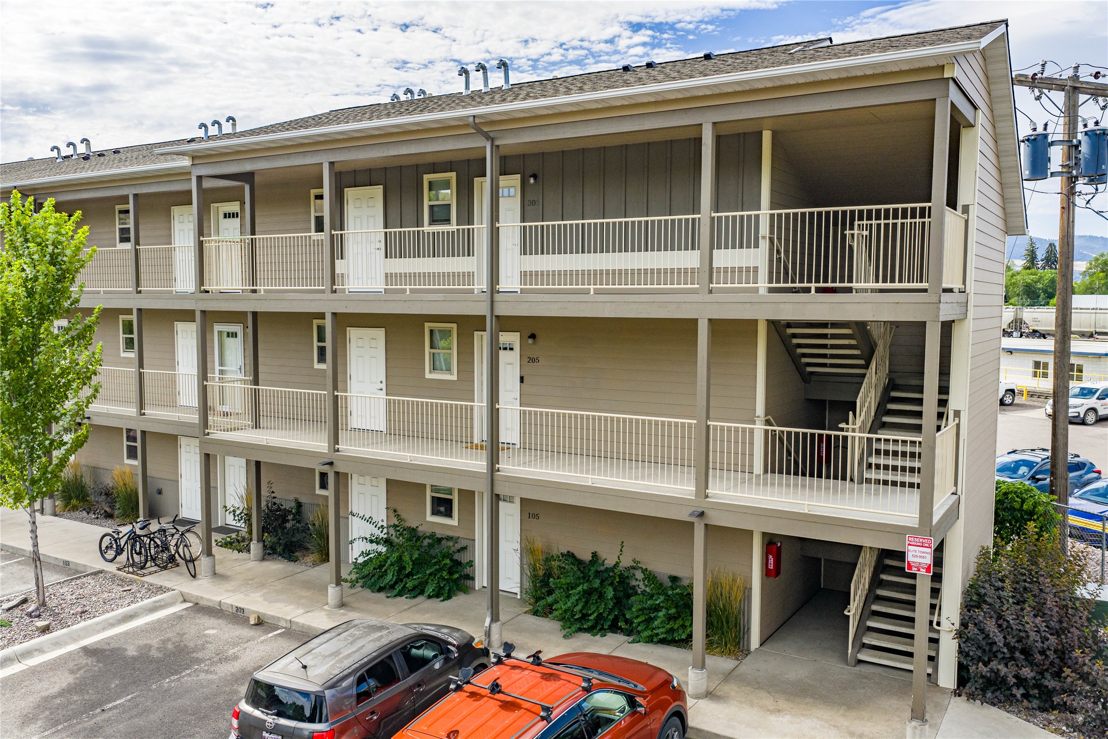 1245 Waverly Street 205 Property Photo 7