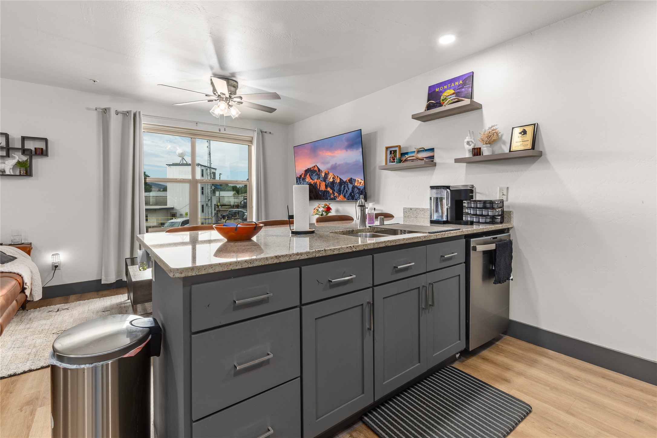 1245 Waverly Street 205 Property Photo 11