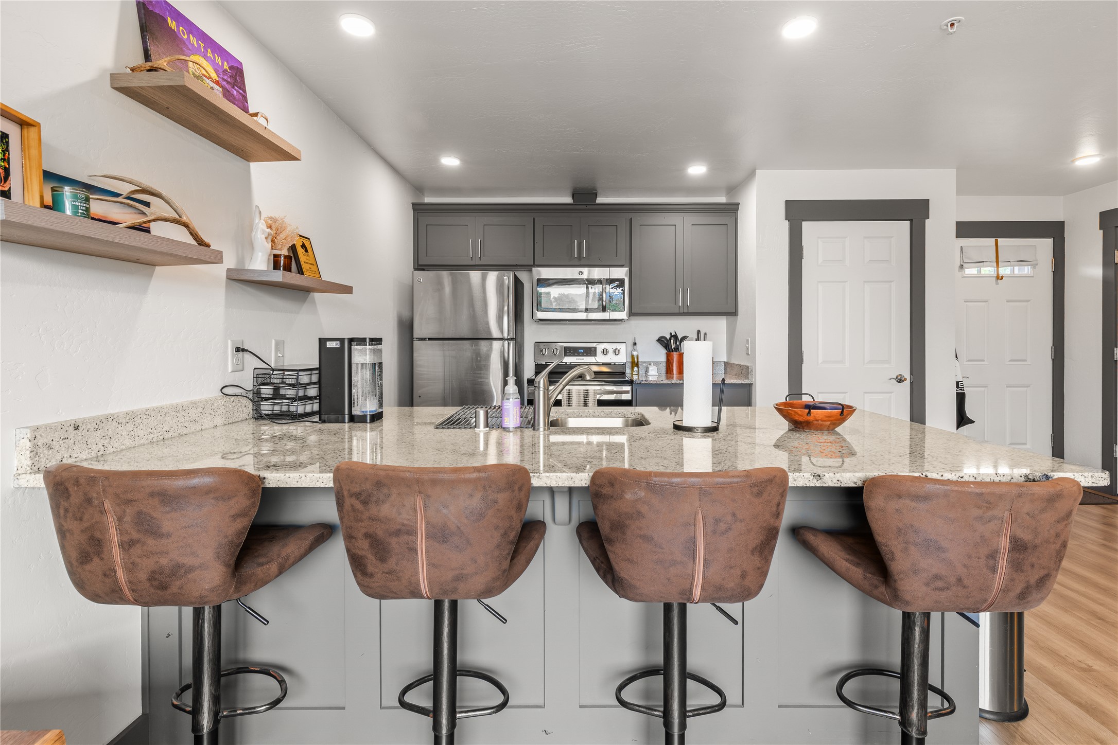 1245 Waverly Street 205 Property Photo 12