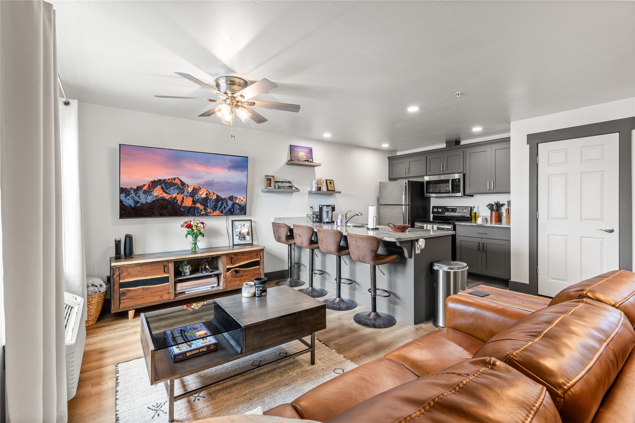 1245 Waverly Street 205 Property Photo 16