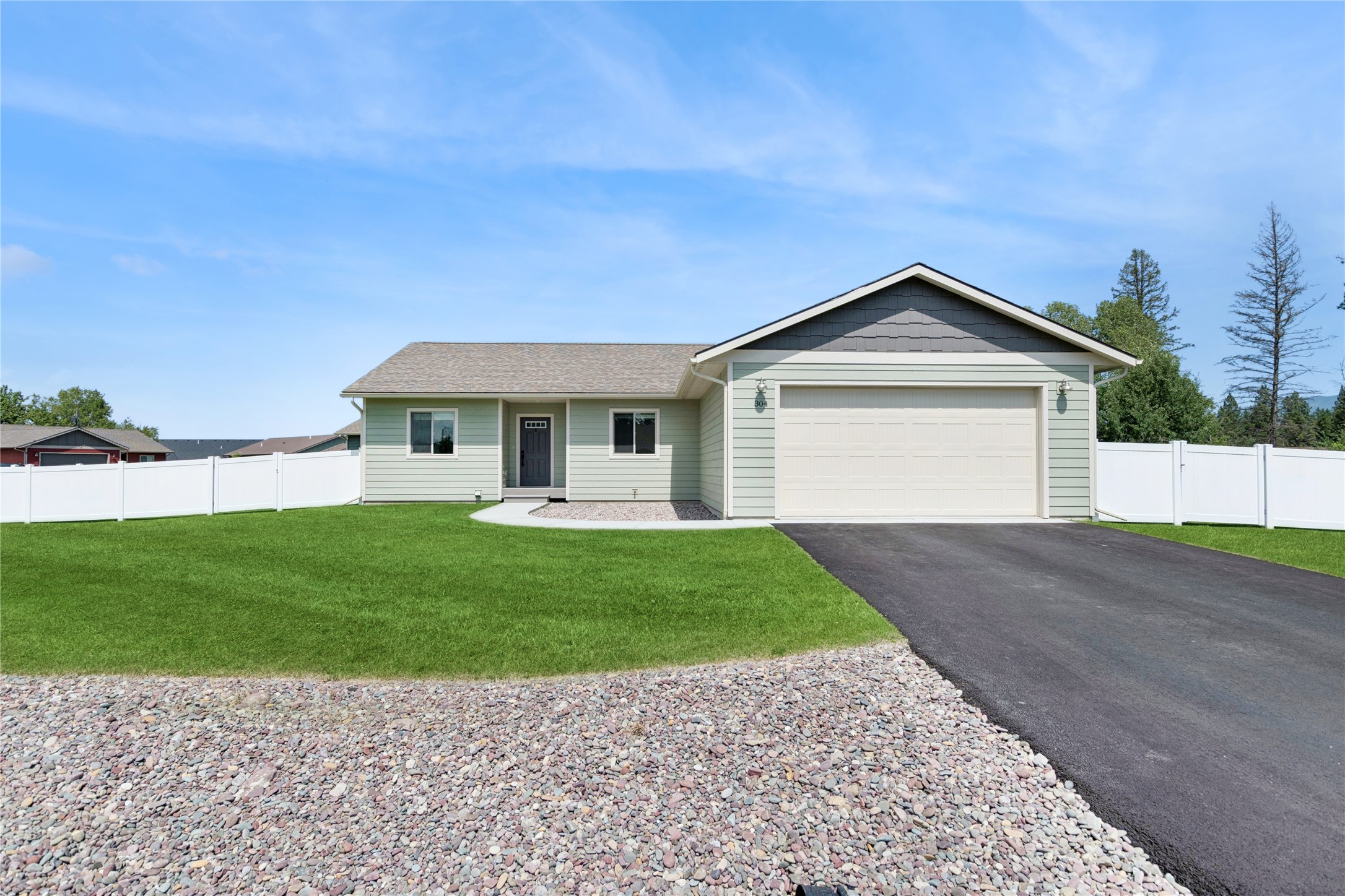 304 Kendal Loop Property Photo 1