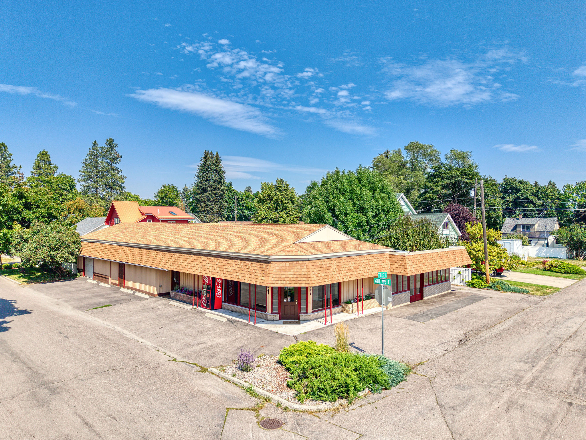 647 6th Avenue E Property Photo 1