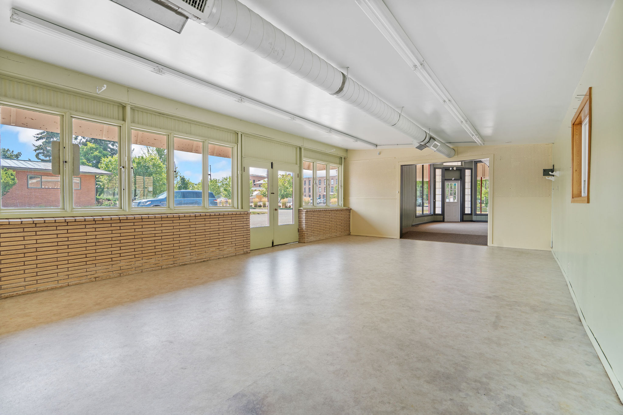 647 6th Avenue E Property Photo 10
