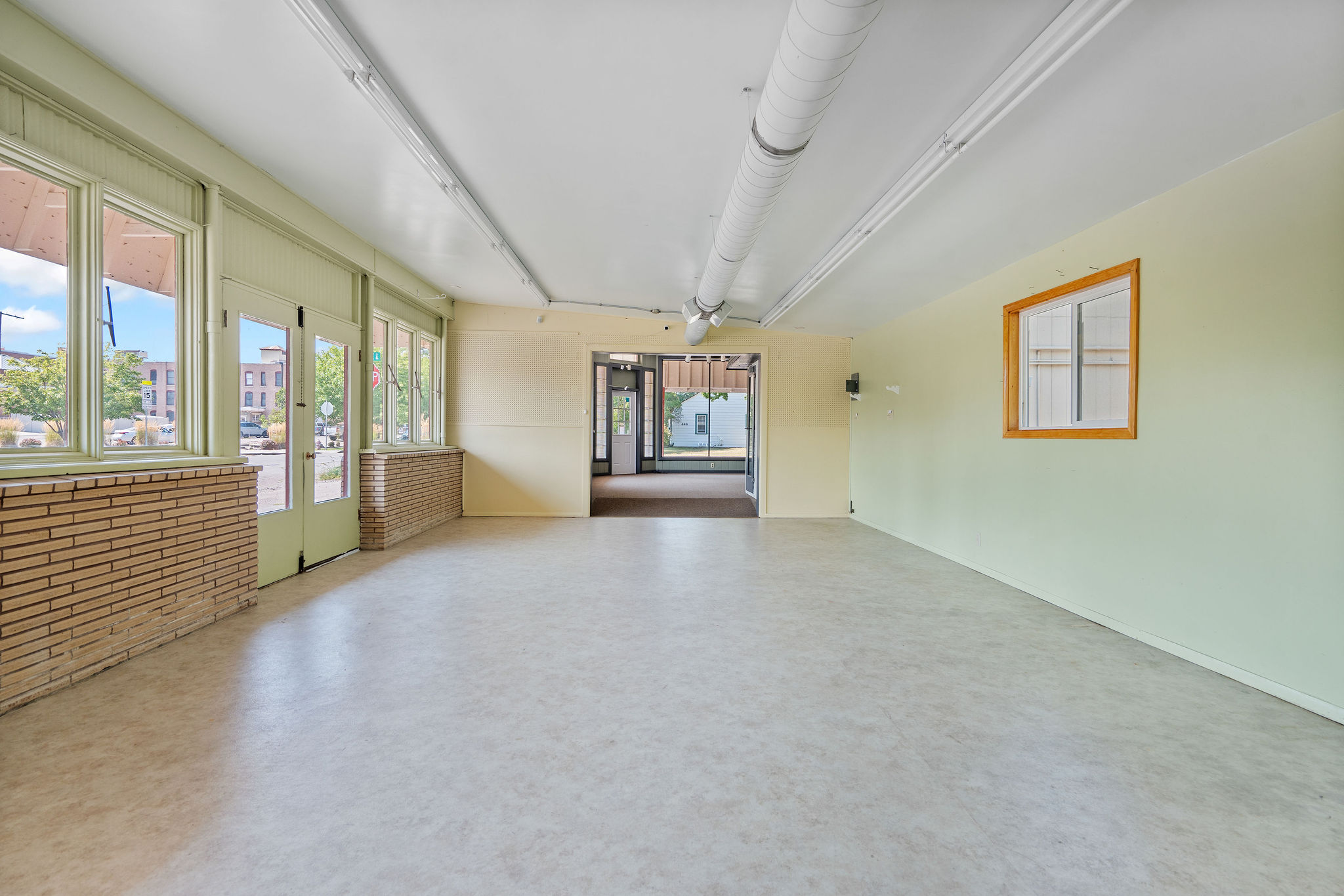 647 6th Avenue E Property Photo 11