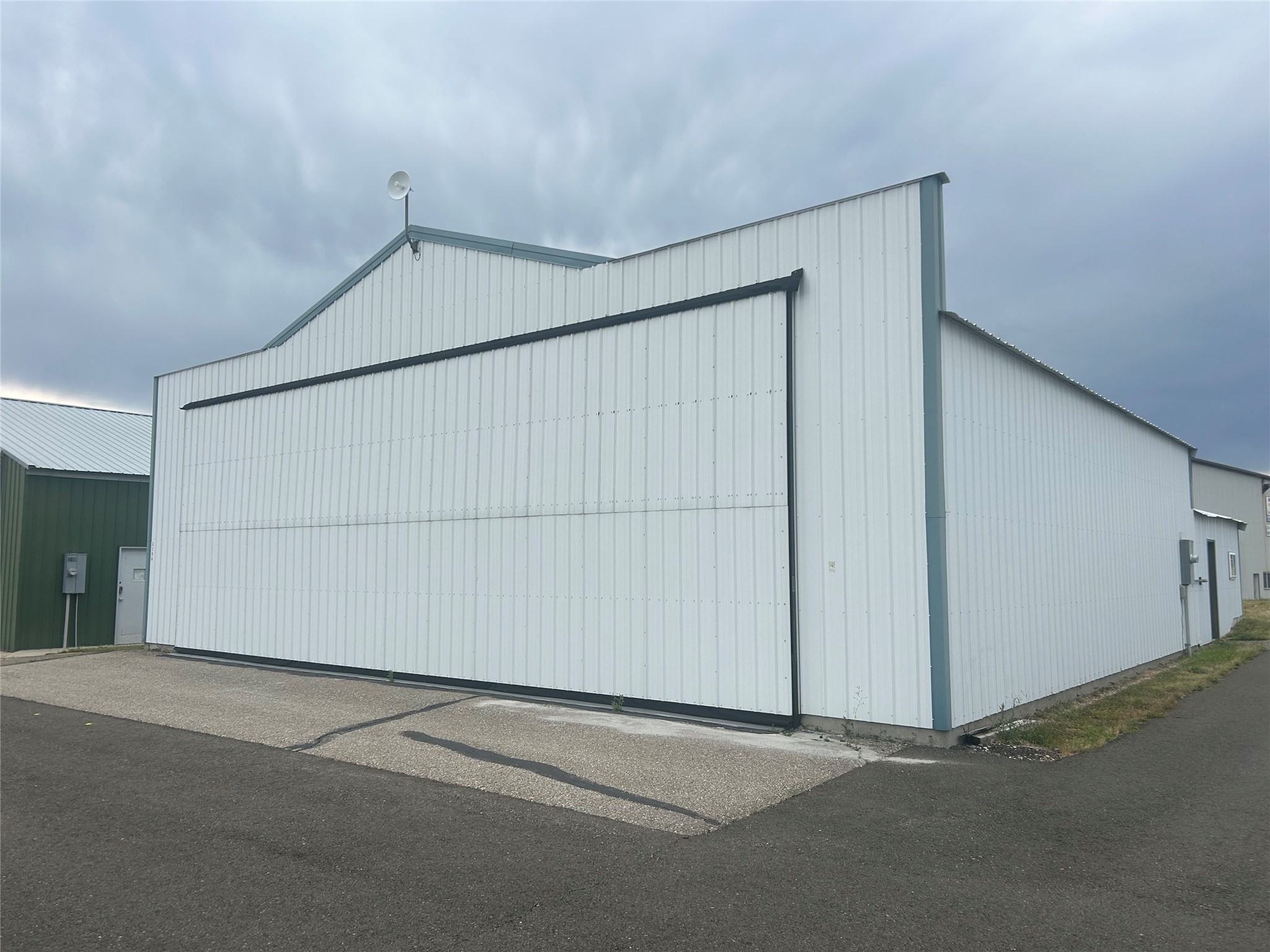 3194 Airport Road Property Photo 1