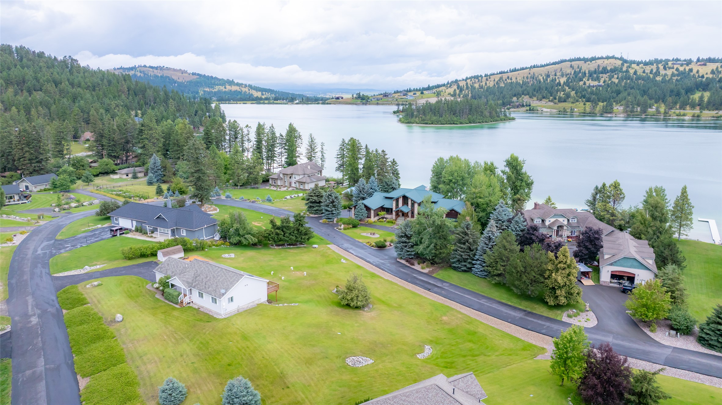 106 Rainbow Drive Property Photo 4