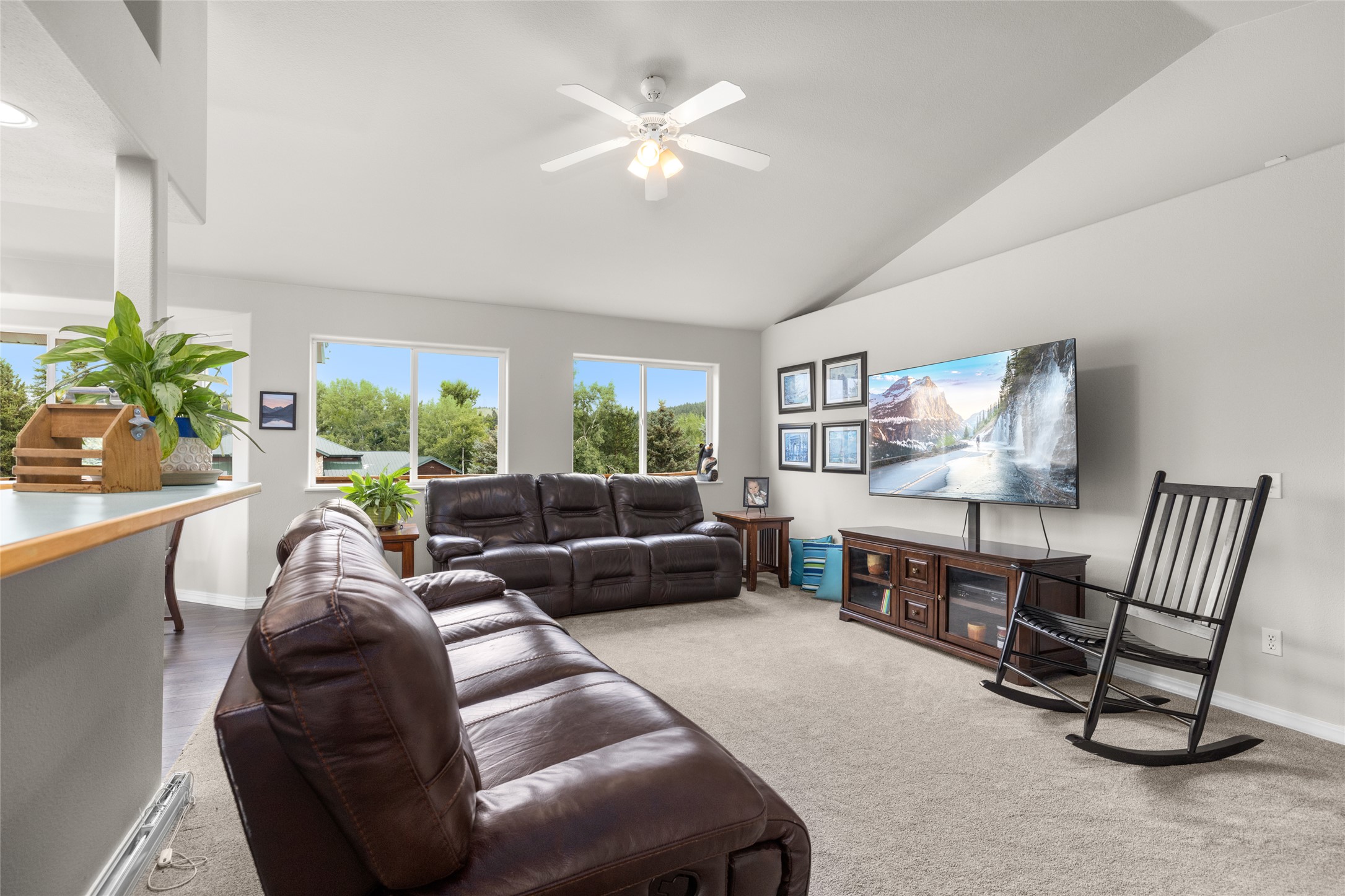 106 Rainbow Drive Property Photo 5