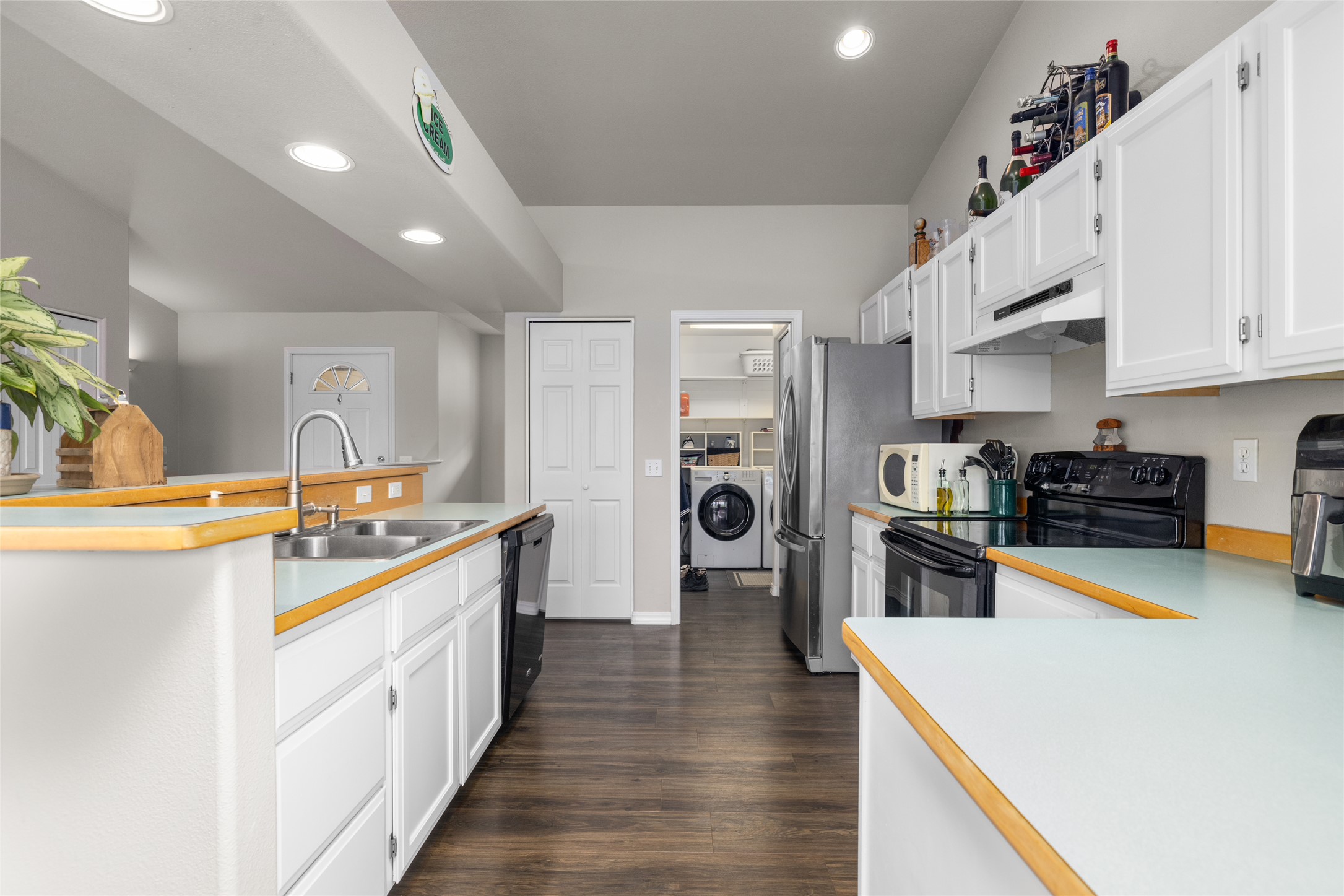 106 Rainbow Drive Property Photo 11