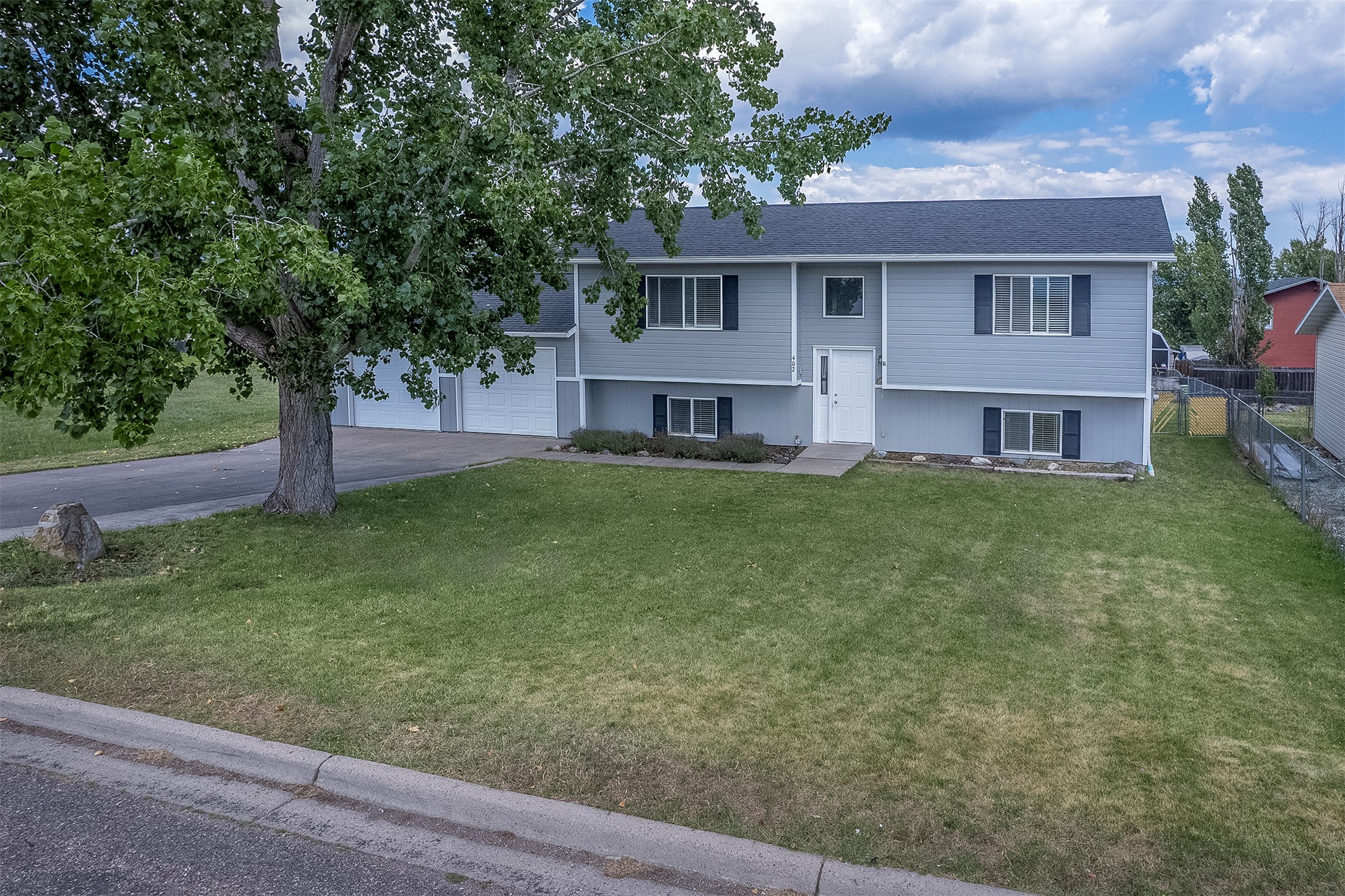 402 20th Avenue W Property Photo 1