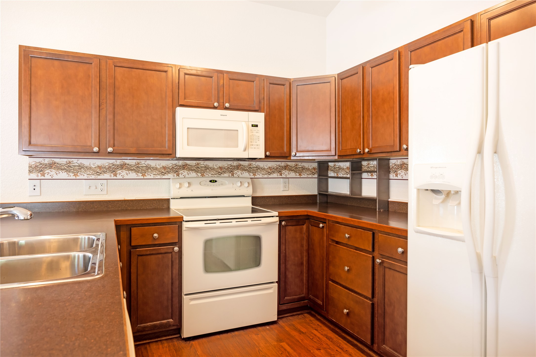 3846 Lexington Avenue Property Photo 8