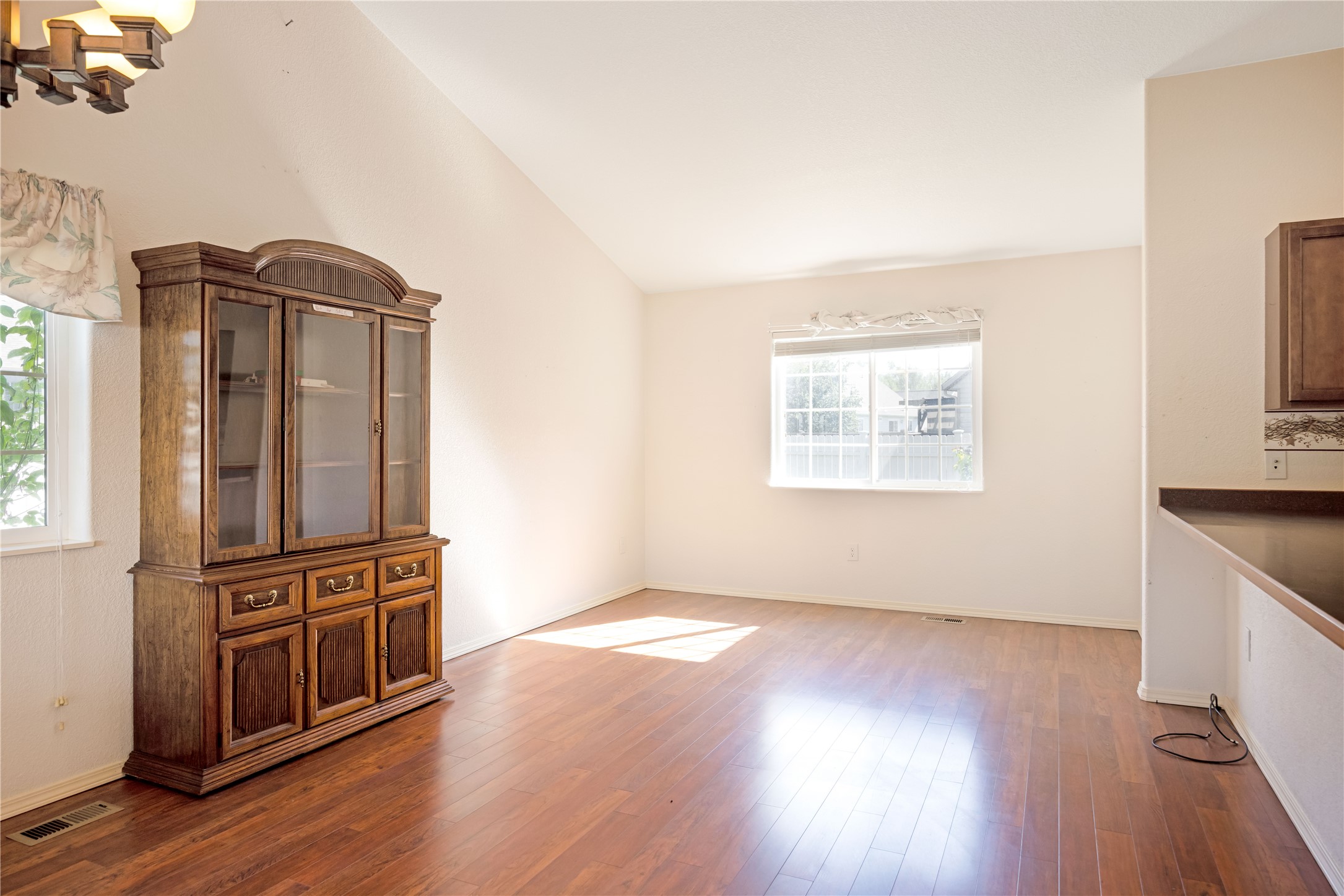 3846 Lexington Avenue Property Photo 9