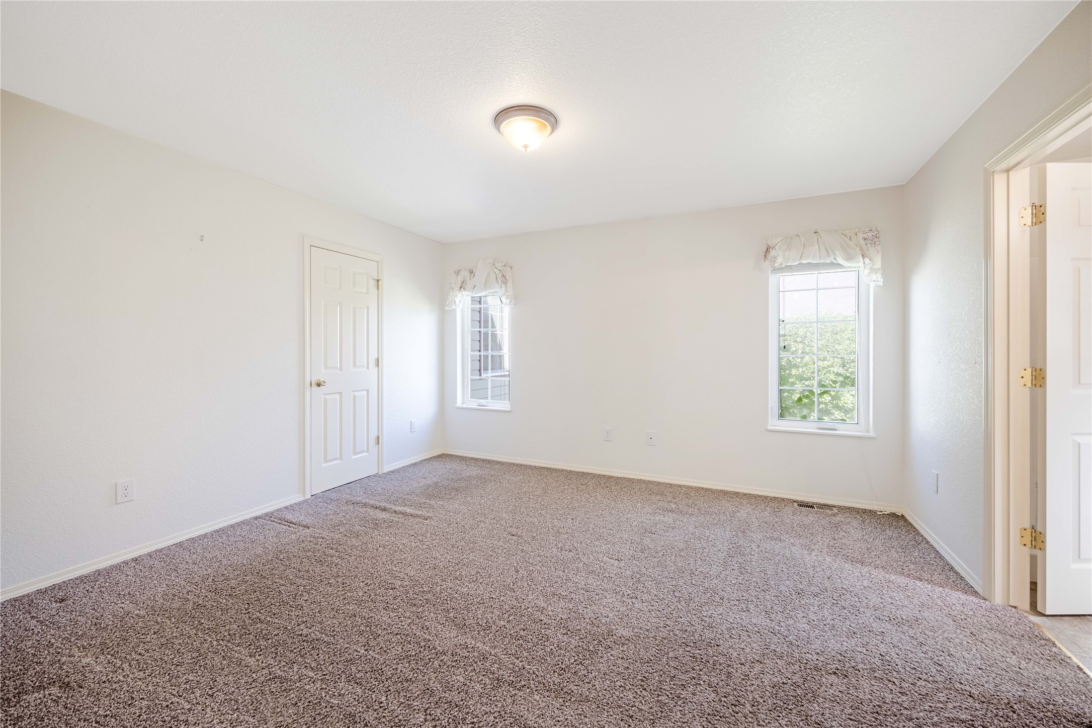 3846 Lexington Avenue Property Photo 11