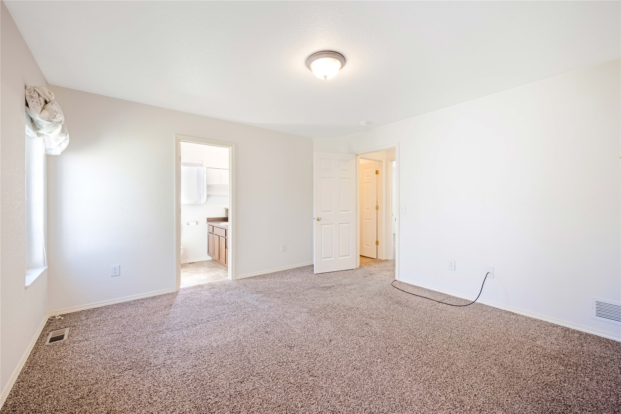 3846 Lexington Avenue Property Photo 12