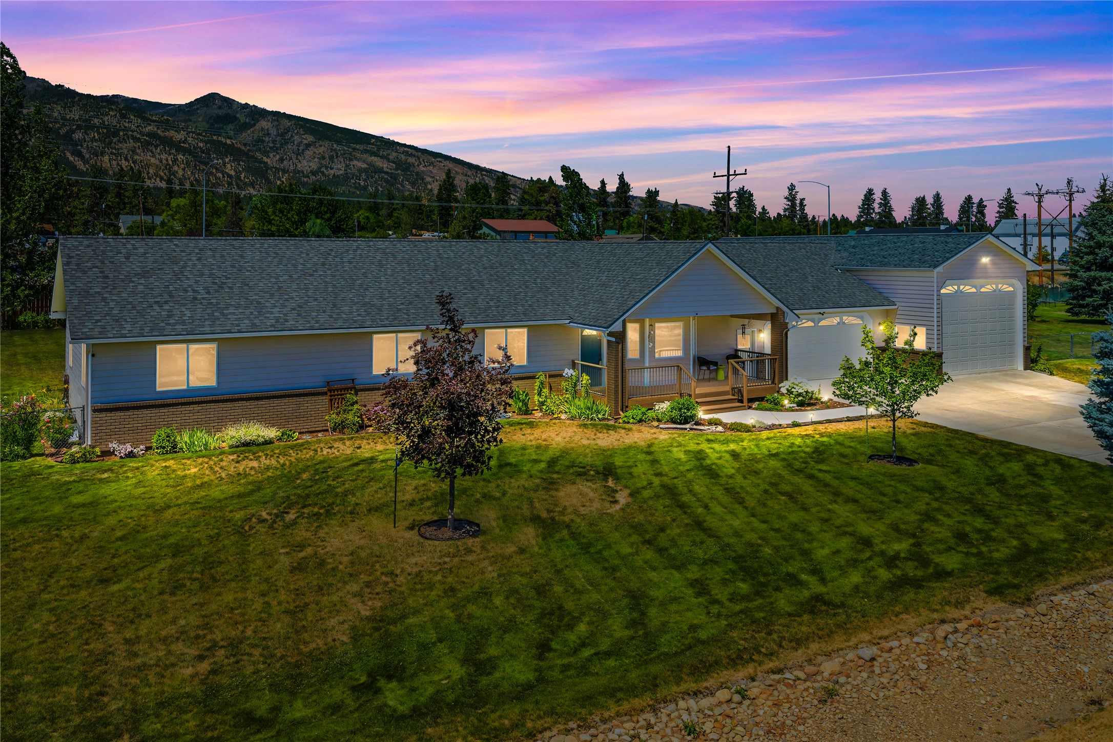 329 Stagecoach Trail Property Photo 1