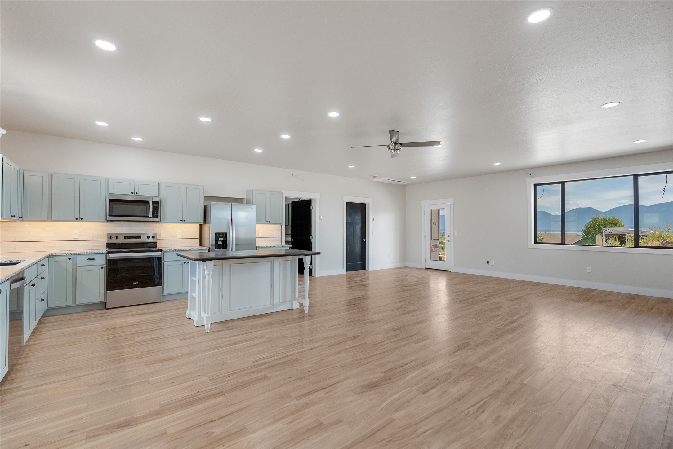 40106 Majestic Court Property Photo 4