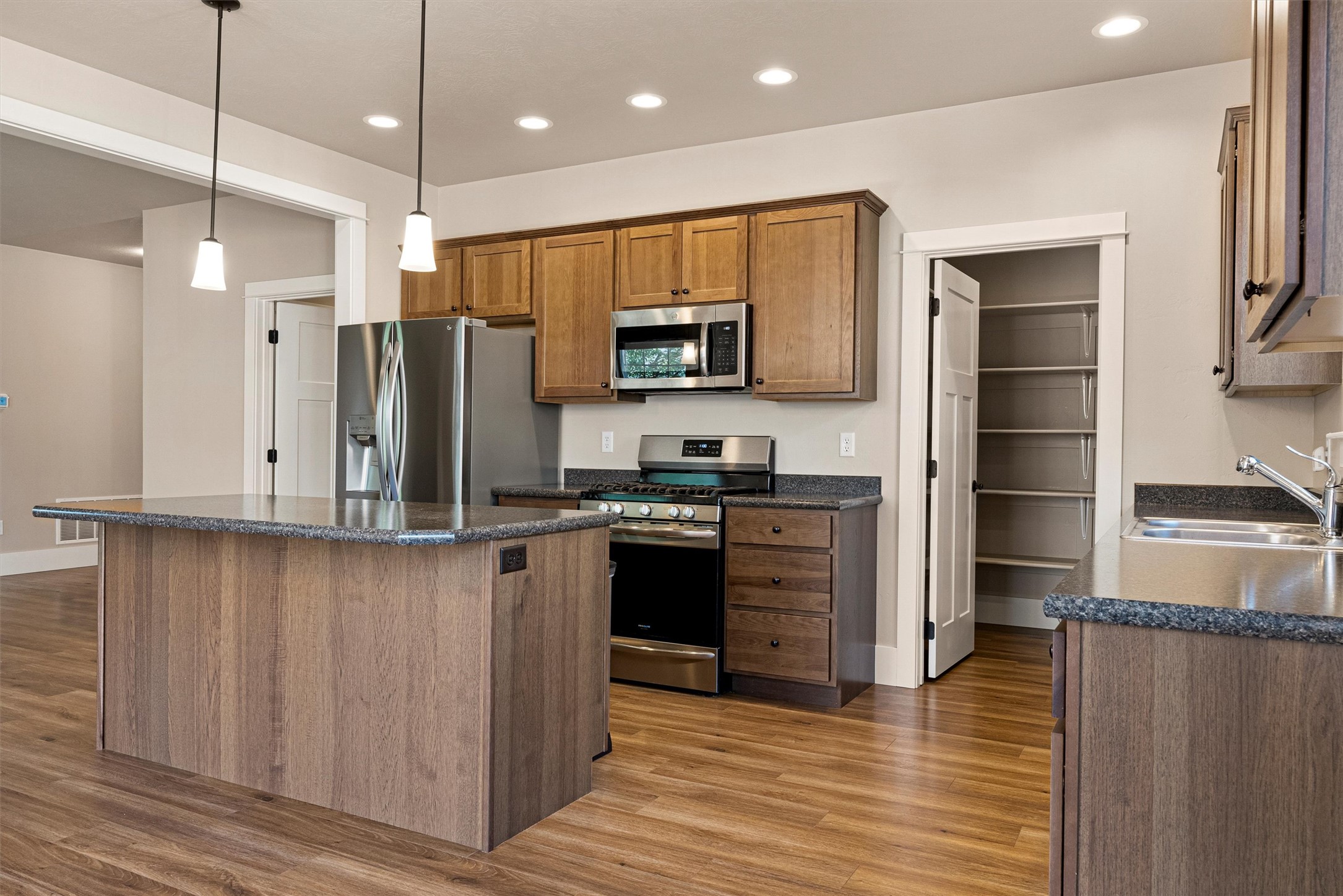 104 Wildrose Court Property Photo 12