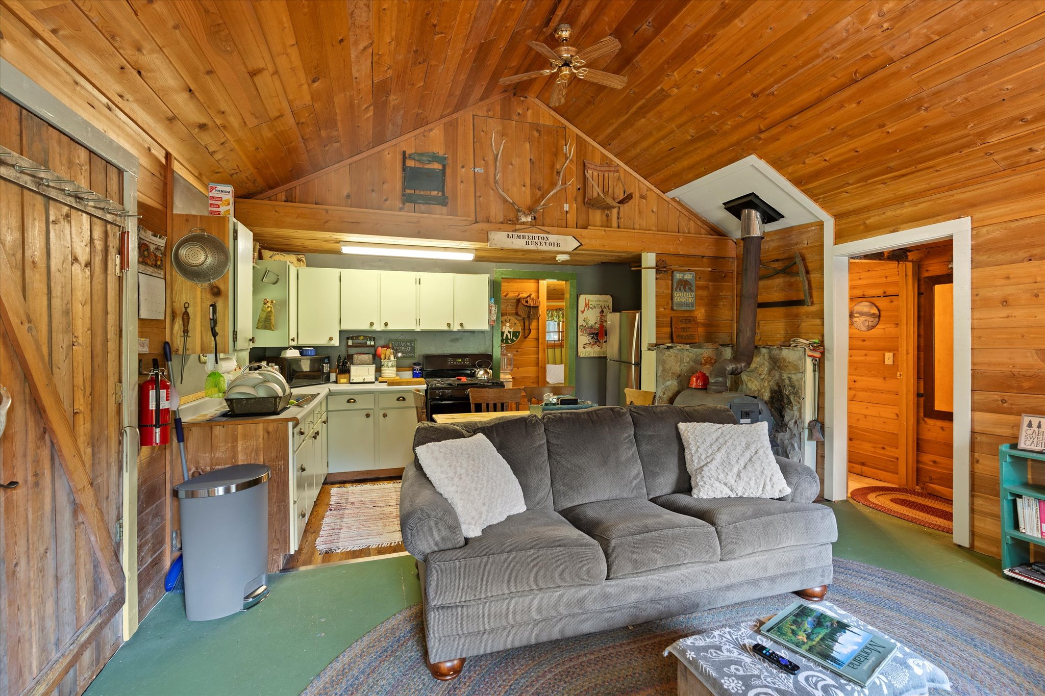 882 Tamarack Lane Property Photo 14