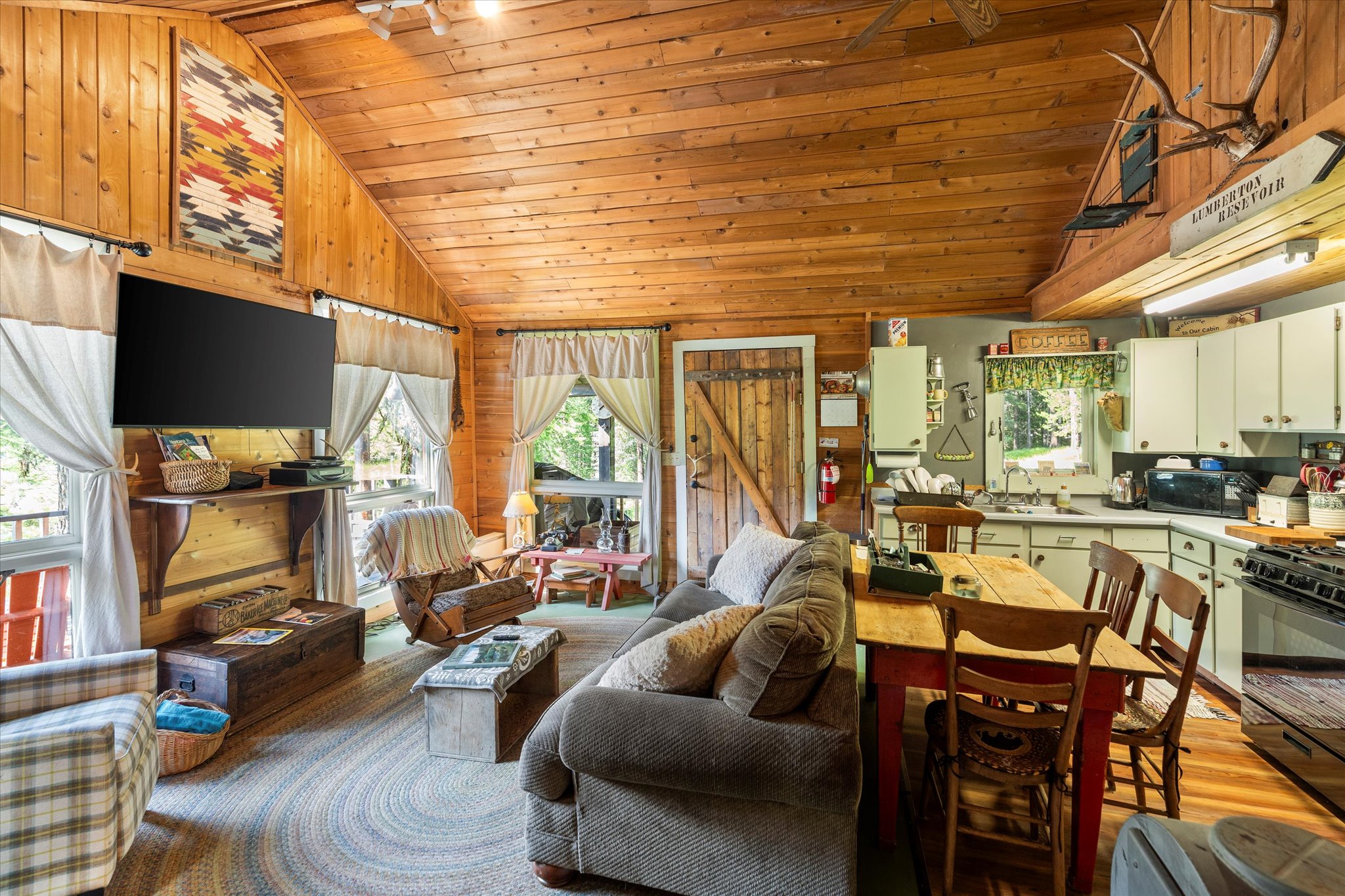 882 Tamarack Lane Property Photo 16