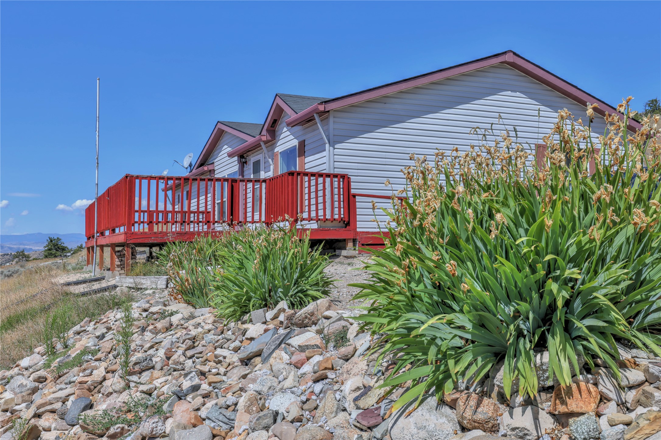 773 US Highway 12 E Property Photo 1