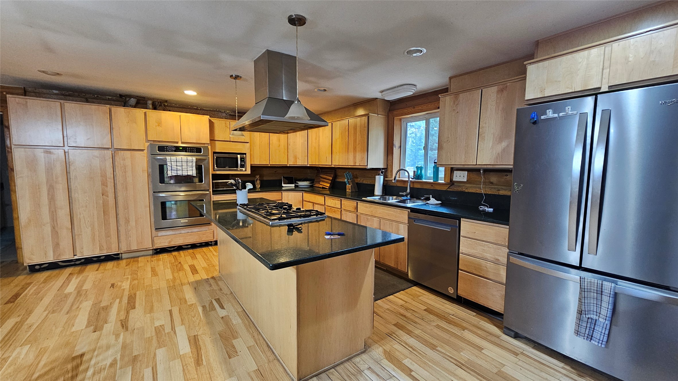 618 D Street Property Photo 3