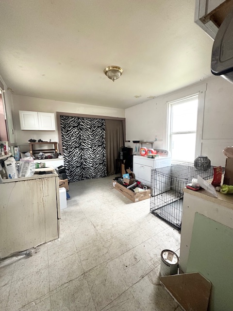 1105 E 4th Street Property Photo 4