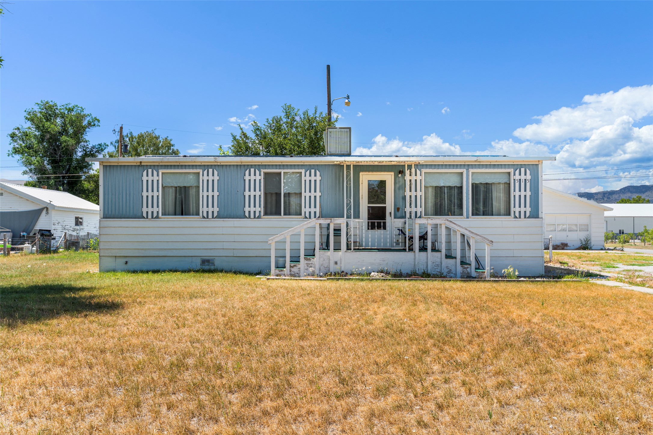515 N Cedar Street Property Photo 2