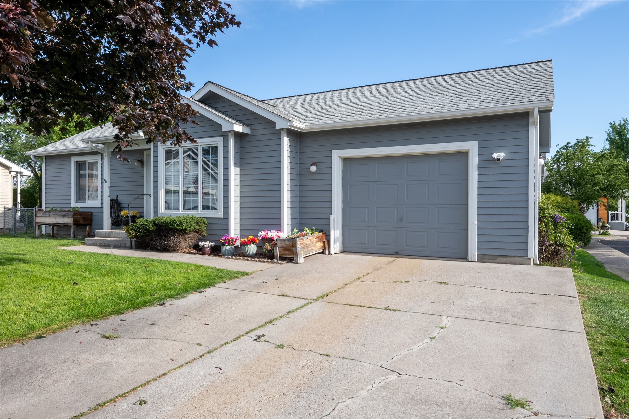 2365 Village Square Property Photo 1