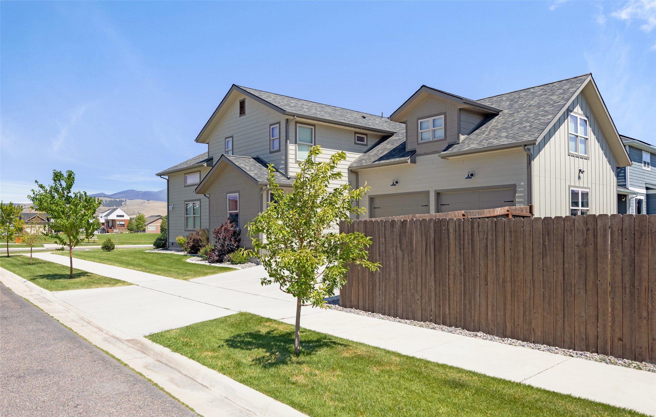 5445 Barbed Wire Drive Property Photo 4