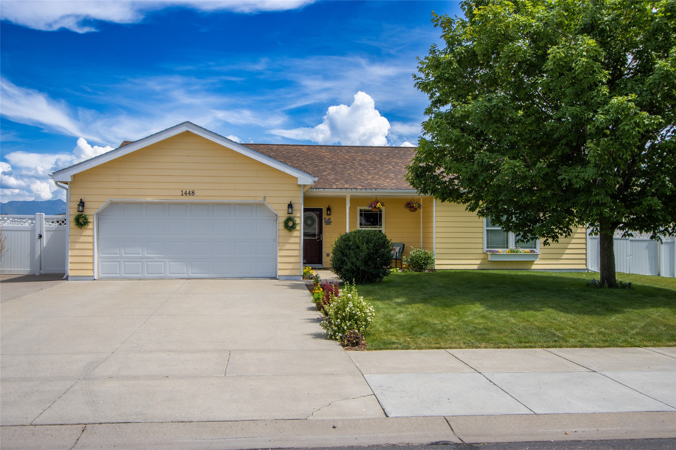 1448 Klondyke Loop Property Photo 1