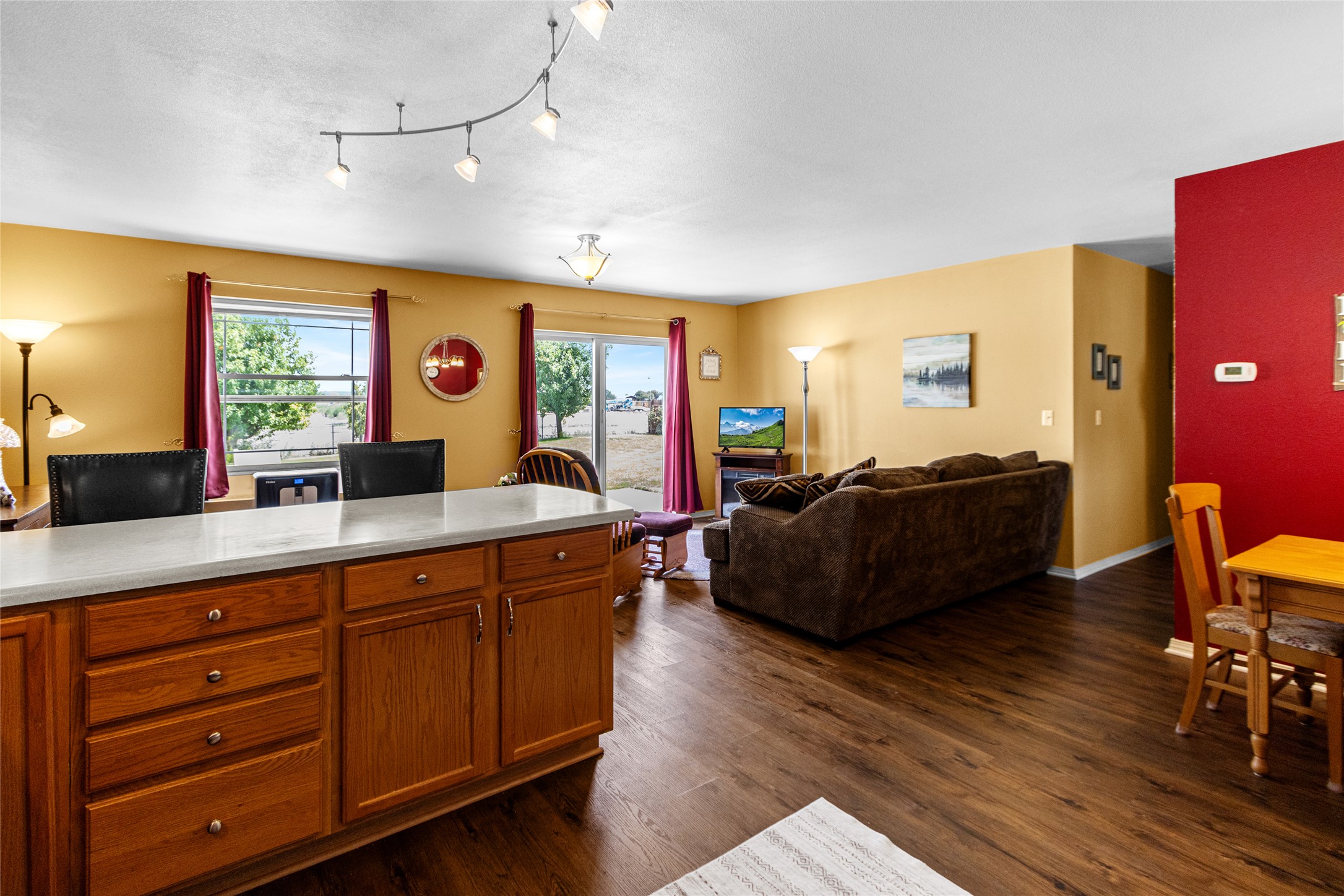 1448 Klondyke Loop Property Photo 8